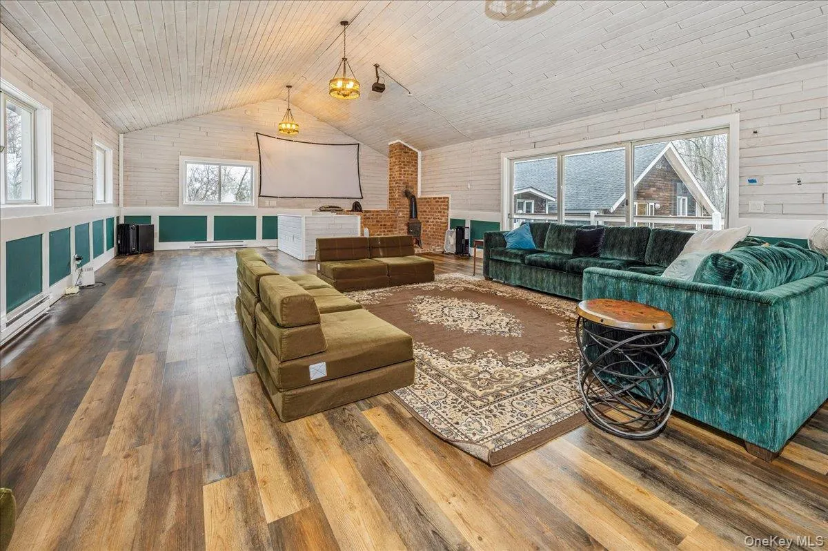 584 Milltown Road, Southeast, NY, 10 Bedrooms Bedrooms, 21 Rooms Rooms,6 BathroomsBathrooms,Residential,For Rent,Milltown,0,958315 584 Milltown Road, Southeast, NY, 10 Bedrooms Bedrooms, 21 Rooms Rooms,6 BathroomsBathrooms,Residential,For Rent,Milltown,0,958315