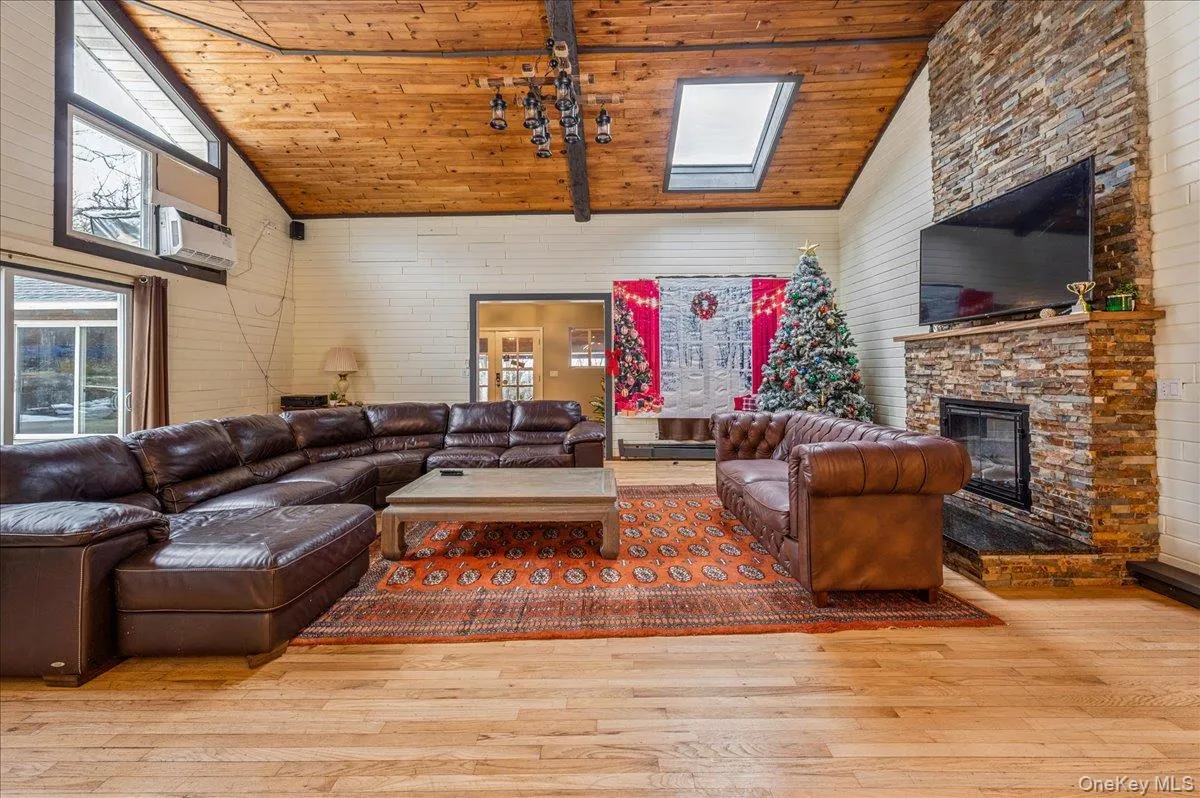 584 Milltown Road, Southeast, NY, 10 Bedrooms Bedrooms, 21 Rooms Rooms,6 BathroomsBathrooms,Residential,For Rent,Milltown,0,958315 584 Milltown Road, Southeast, NY, 10 Bedrooms Bedrooms, 21 Rooms Rooms,6 BathroomsBathrooms,Residential,For Rent,Milltown,0,958315