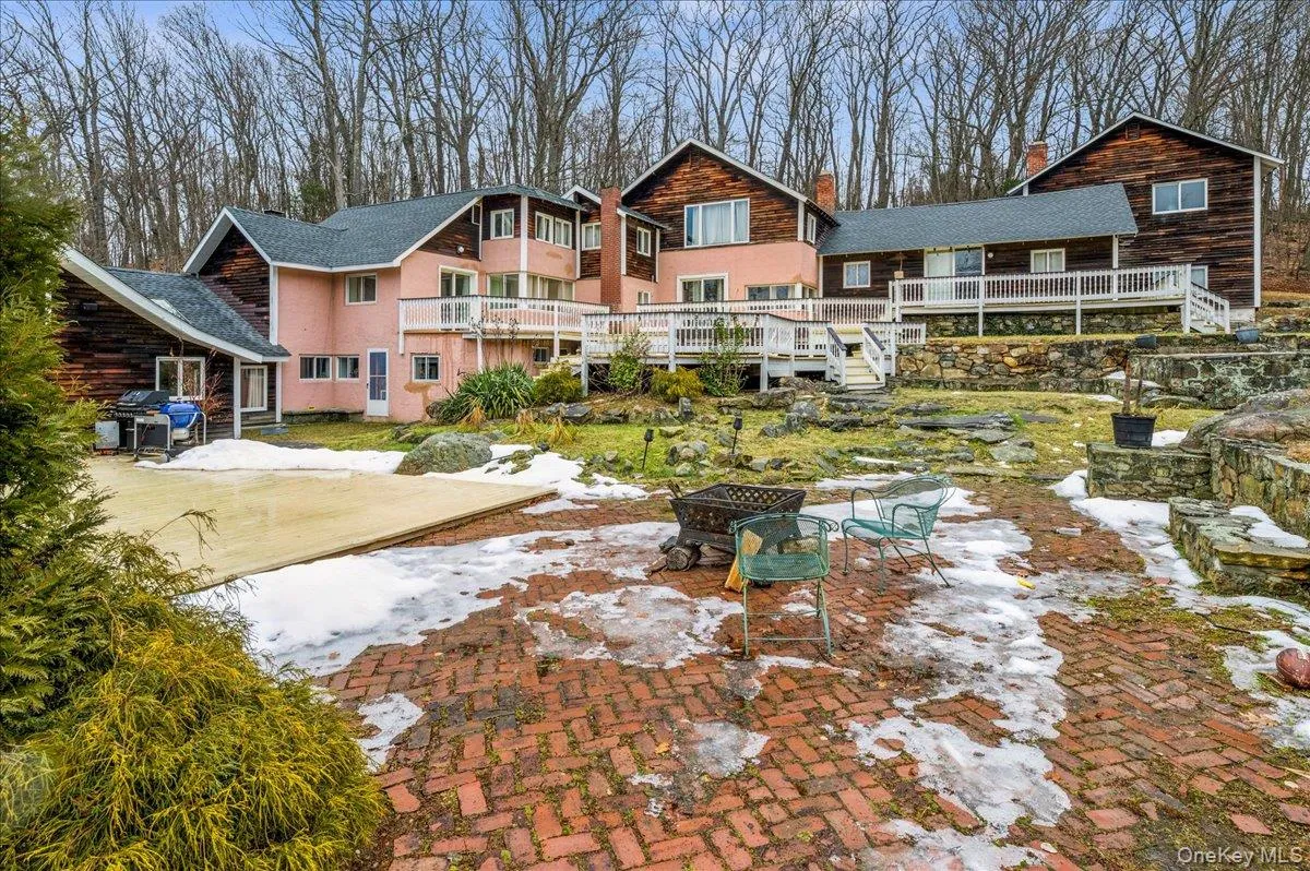 584 Milltown Road, Southeast, NY, 10 Bedrooms Bedrooms, 21 Rooms Rooms,6 BathroomsBathrooms,Residential,For Rent,Milltown,0,958315 584 Milltown Road, Southeast, NY, 10 Bedrooms Bedrooms, 21 Rooms Rooms,6 BathroomsBathrooms,Residential,For Rent,Milltown,0,958315