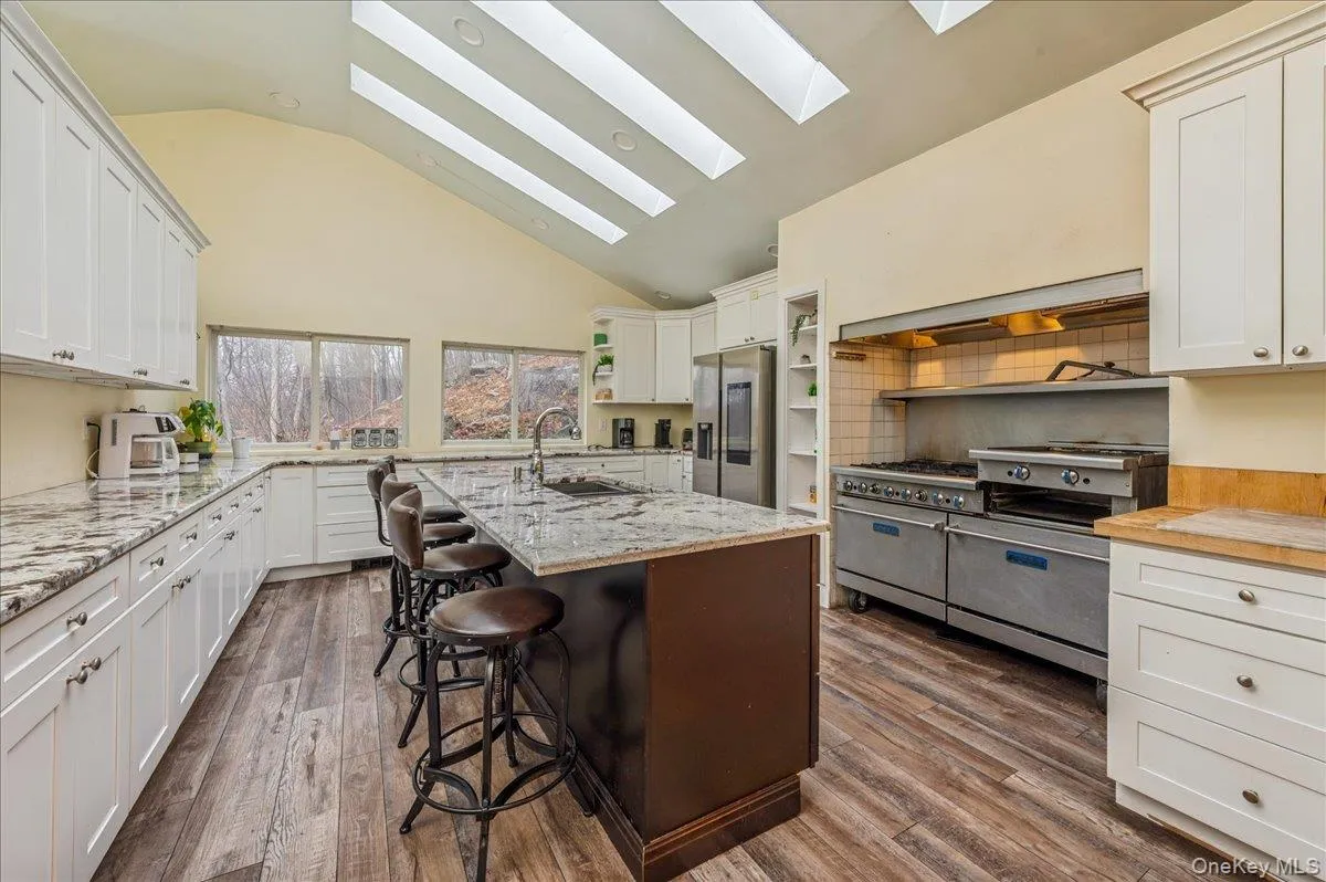 584 Milltown Road, Southeast, NY, 10 Bedrooms Bedrooms, 21 Rooms Rooms,6 BathroomsBathrooms,Residential,For Rent,Milltown,0,958315 584 Milltown Road, Southeast, NY, 10 Bedrooms Bedrooms, 21 Rooms Rooms,6 BathroomsBathrooms,Residential,For Rent,Milltown,0,958315