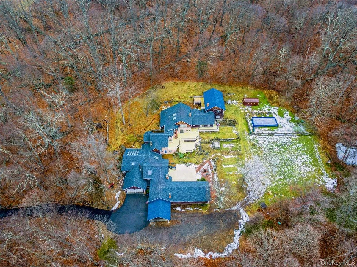 584 Milltown Road, Southeast, NY, 10 Bedrooms Bedrooms, 21 Rooms Rooms,6 BathroomsBathrooms,Residential,For Rent,Milltown,0,958315 584 Milltown Road, Southeast, NY, 10 Bedrooms Bedrooms, 21 Rooms Rooms,6 BathroomsBathrooms,Residential,For Rent,Milltown,0,958315