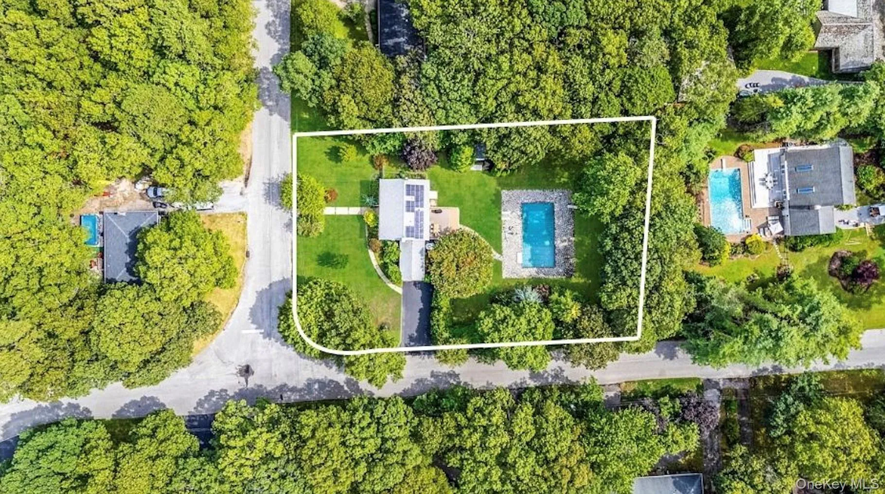 19 Pine Tree Lane, Southampton, NY, 6 Bedrooms Bedrooms, 14 Rooms Rooms,5 BathroomsBathrooms,Residential Lease,For Rent,Pine Tree,0,958367 19 Pine Tree Lane, Southampton, NY, 6 Bedrooms Bedrooms, 14 Rooms Rooms,5 BathroomsBathrooms,Residential Lease,For Rent,Pine Tree,0,958367