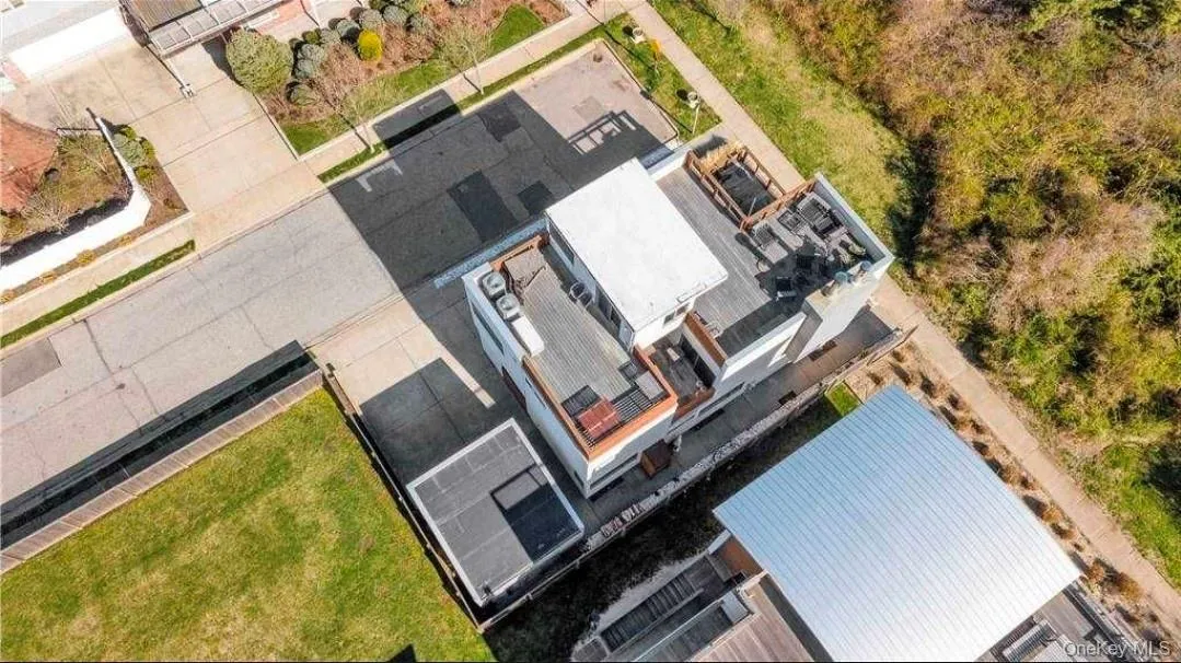 100 Nantwick Street, Hempstead, NY, 5 Bedrooms Bedrooms, 8 Rooms Rooms,3 BathroomsBathrooms,Residential Lease,For Rent,Nantwick,0,958429 100 Nantwick Street, Hempstead, NY, 5 Bedrooms Bedrooms, 8 Rooms Rooms,3 BathroomsBathrooms,Residential Lease,For Rent,Nantwick,0,958429