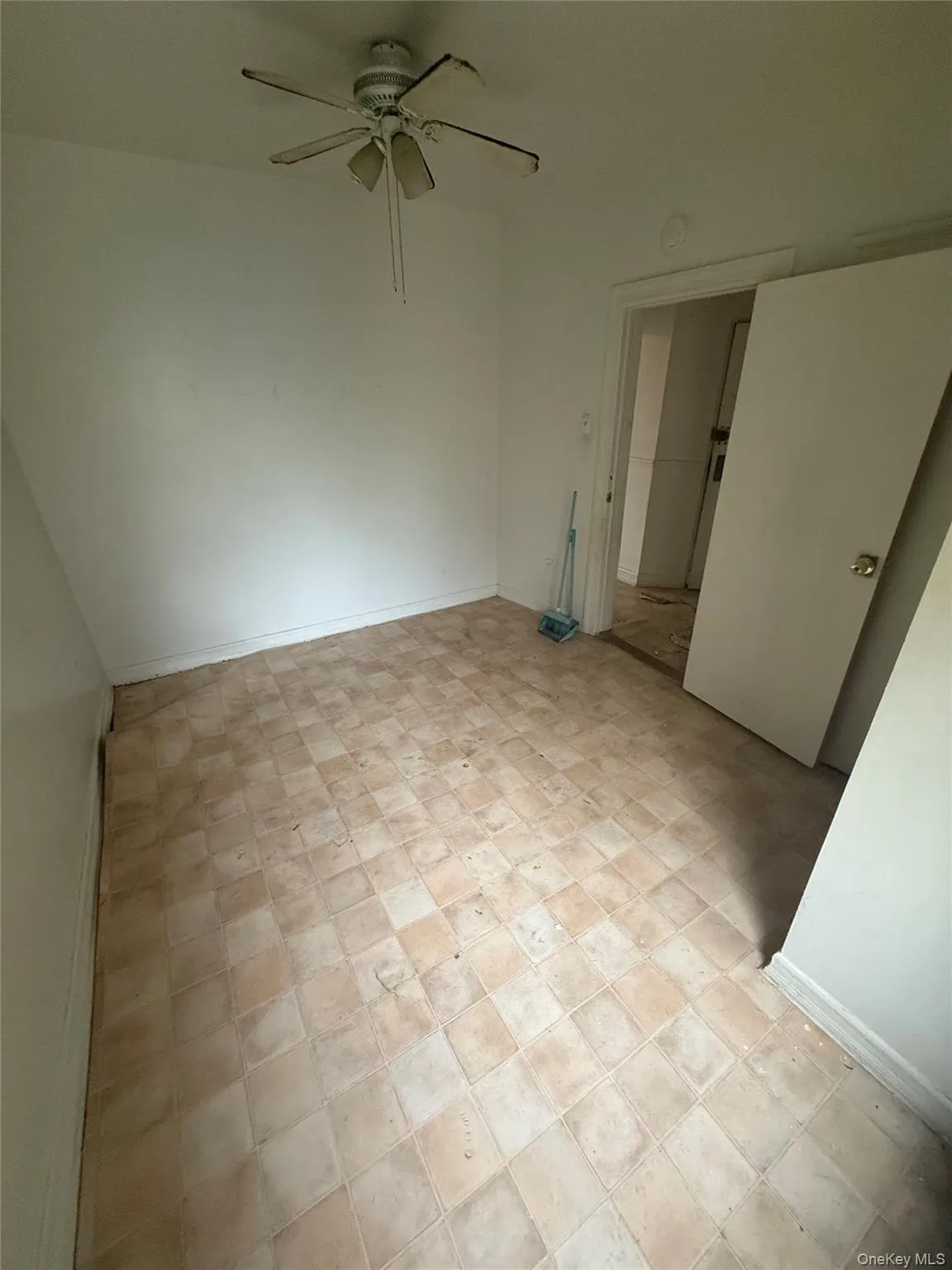 2116 Honeywell Avenue, New York, NY, 3 Bedrooms Bedrooms, 5 Rooms Rooms,1 BathroomBathrooms,Residential Sale,For Rent,Honeywell,0,958433 2116 Honeywell Avenue, New York, NY, 3 Bedrooms Bedrooms, 5 Rooms Rooms,1 BathroomBathrooms,Residential Sale,For Rent,Honeywell,0,958433