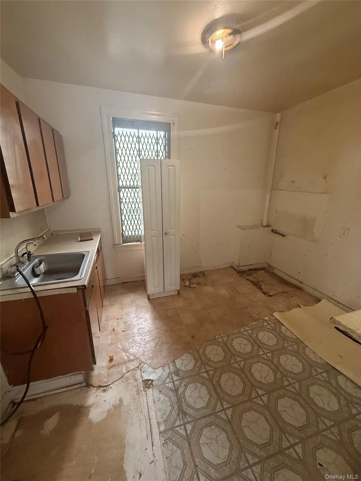 2116 Honeywell Avenue, New York, NY, 3 Bedrooms Bedrooms, 5 Rooms Rooms,1 BathroomBathrooms,Residential Sale,For Rent,Honeywell,0,958433 2116 Honeywell Avenue, New York, NY, 3 Bedrooms Bedrooms, 5 Rooms Rooms,1 BathroomBathrooms,Residential Sale,For Rent,Honeywell,0,958433