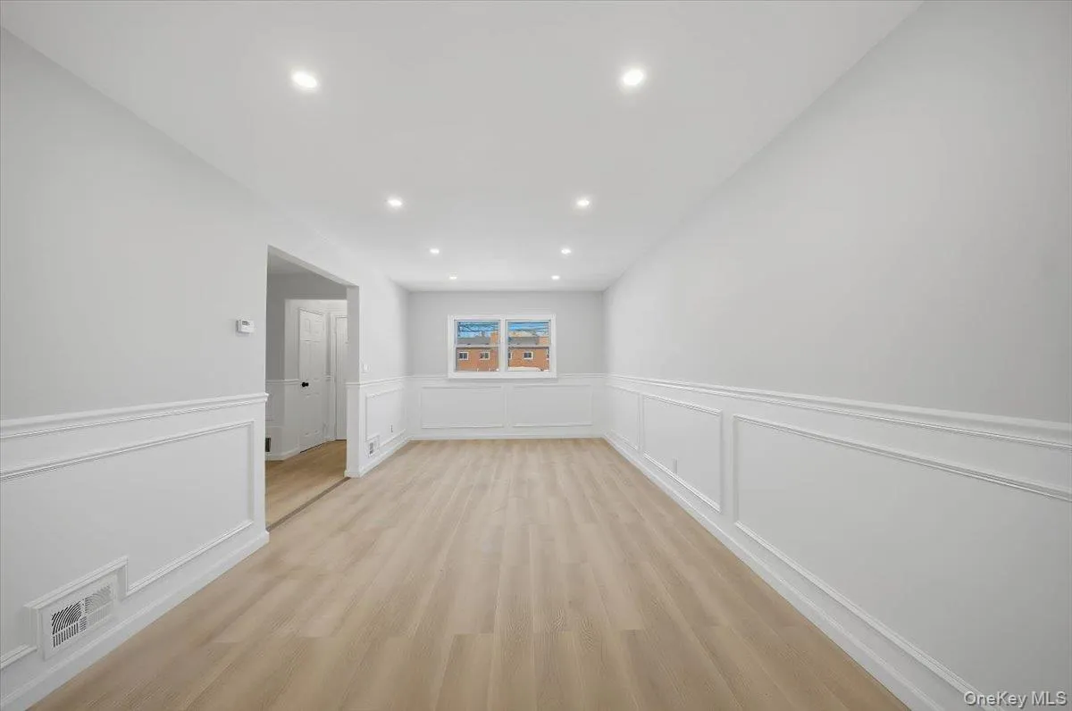 4158 Baychester Avenue, New York, NY, 3 Bedrooms Bedrooms, 8 Rooms Rooms,2 BathroomsBathrooms,Residential,For Rent,Baychester,0,958454 4158 Baychester Avenue, New York, NY, 3 Bedrooms Bedrooms, 8 Rooms Rooms,2 BathroomsBathrooms,Residential,For Rent,Baychester,0,958454