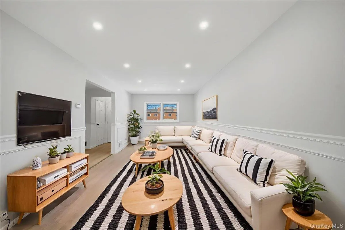 4158 Baychester Avenue, New York, NY, 3 Bedrooms Bedrooms, 8 Rooms Rooms,2 BathroomsBathrooms,Residential,For Rent,Baychester,0,958454 4158 Baychester Avenue, New York, NY, 3 Bedrooms Bedrooms, 8 Rooms Rooms,2 BathroomsBathrooms,Residential,For Rent,Baychester,0,958454