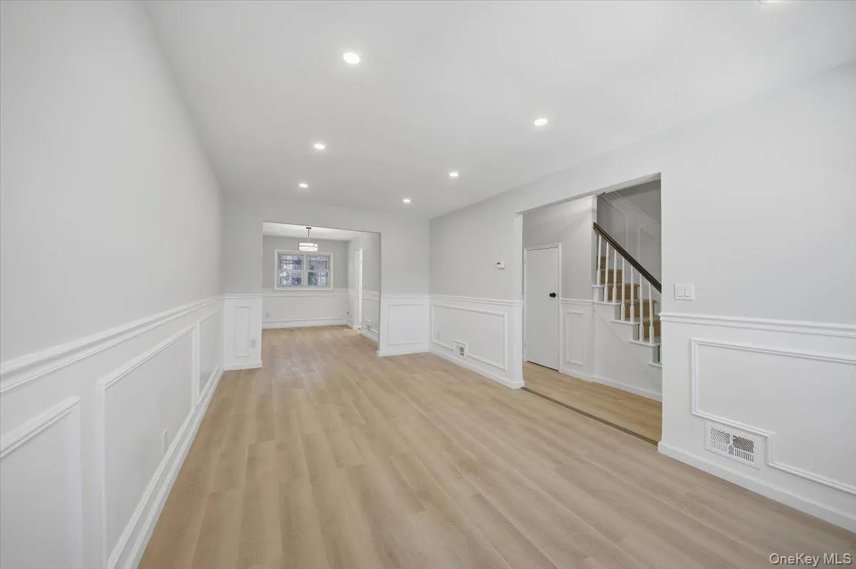 4158 Baychester Avenue, New York, NY, 3 Bedrooms Bedrooms, 8 Rooms Rooms,2 BathroomsBathrooms,Residential,For Rent,Baychester,0,958454 4158 Baychester Avenue, New York, NY, 3 Bedrooms Bedrooms, 8 Rooms Rooms,2 BathroomsBathrooms,Residential,For Rent,Baychester,0,958454