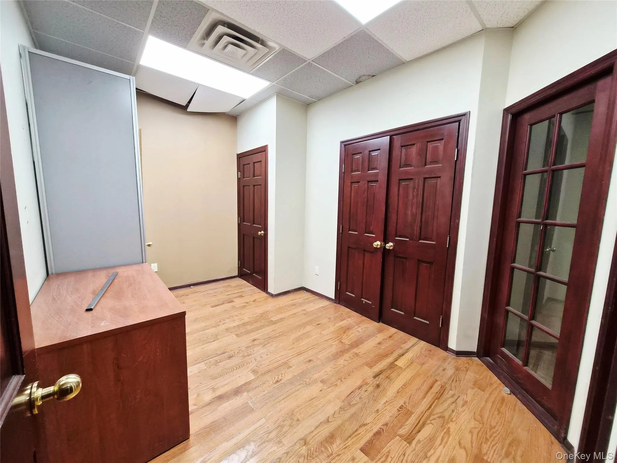 121 Oak Street, Babylon, NY, ,Commercial Lease,For Rent,Oak,0,958514 121 Oak Street, Babylon, NY, ,Commercial Lease,For Rent,Oak,0,958514