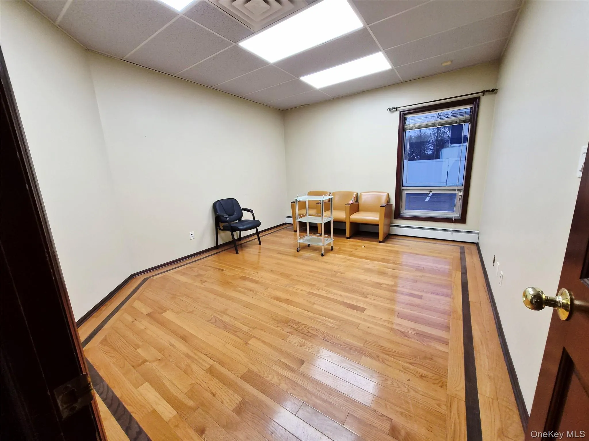121 Oak Street, Babylon, NY, ,Commercial Lease,For Rent,Oak,0,958514 121 Oak Street, Babylon, NY, ,Commercial Lease,For Rent,Oak,0,958514