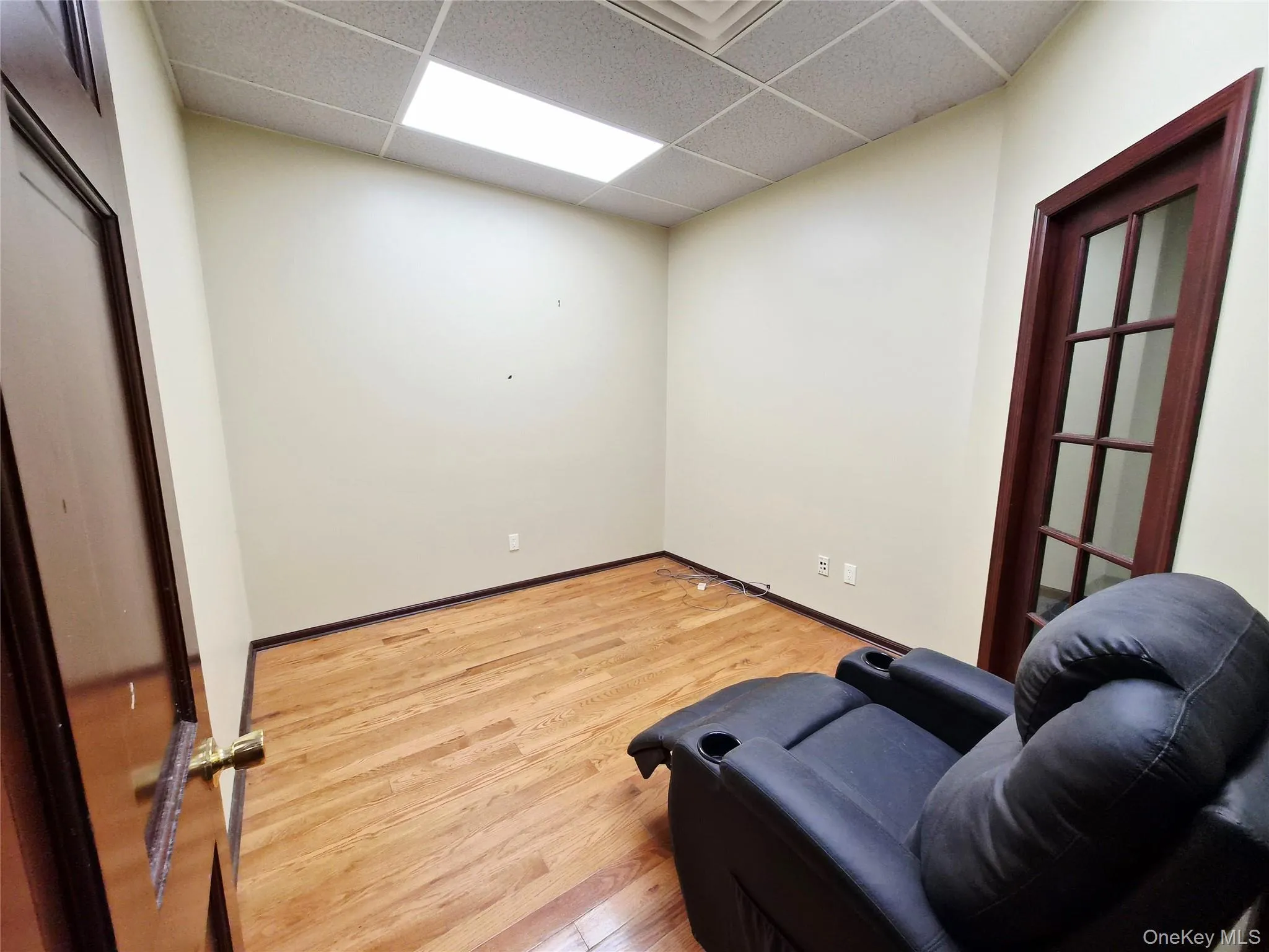 121 Oak Street, Babylon, NY, ,Commercial Lease,For Rent,Oak,0,958514 121 Oak Street, Babylon, NY, ,Commercial Lease,For Rent,Oak,0,958514