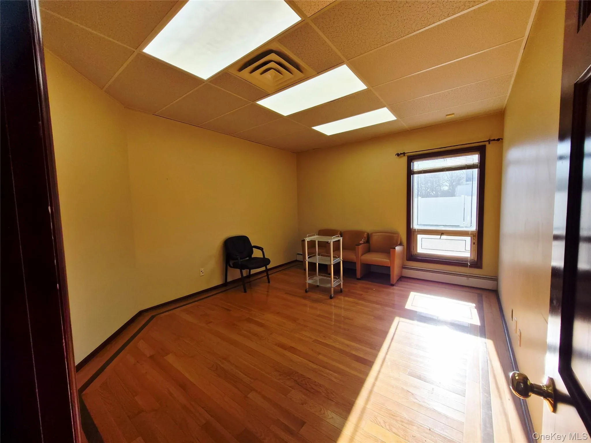 121 Oak Street, Babylon, NY, ,Commercial Lease,For Rent,Oak,0,958514 121 Oak Street, Babylon, NY, ,Commercial Lease,For Rent,Oak,0,958514