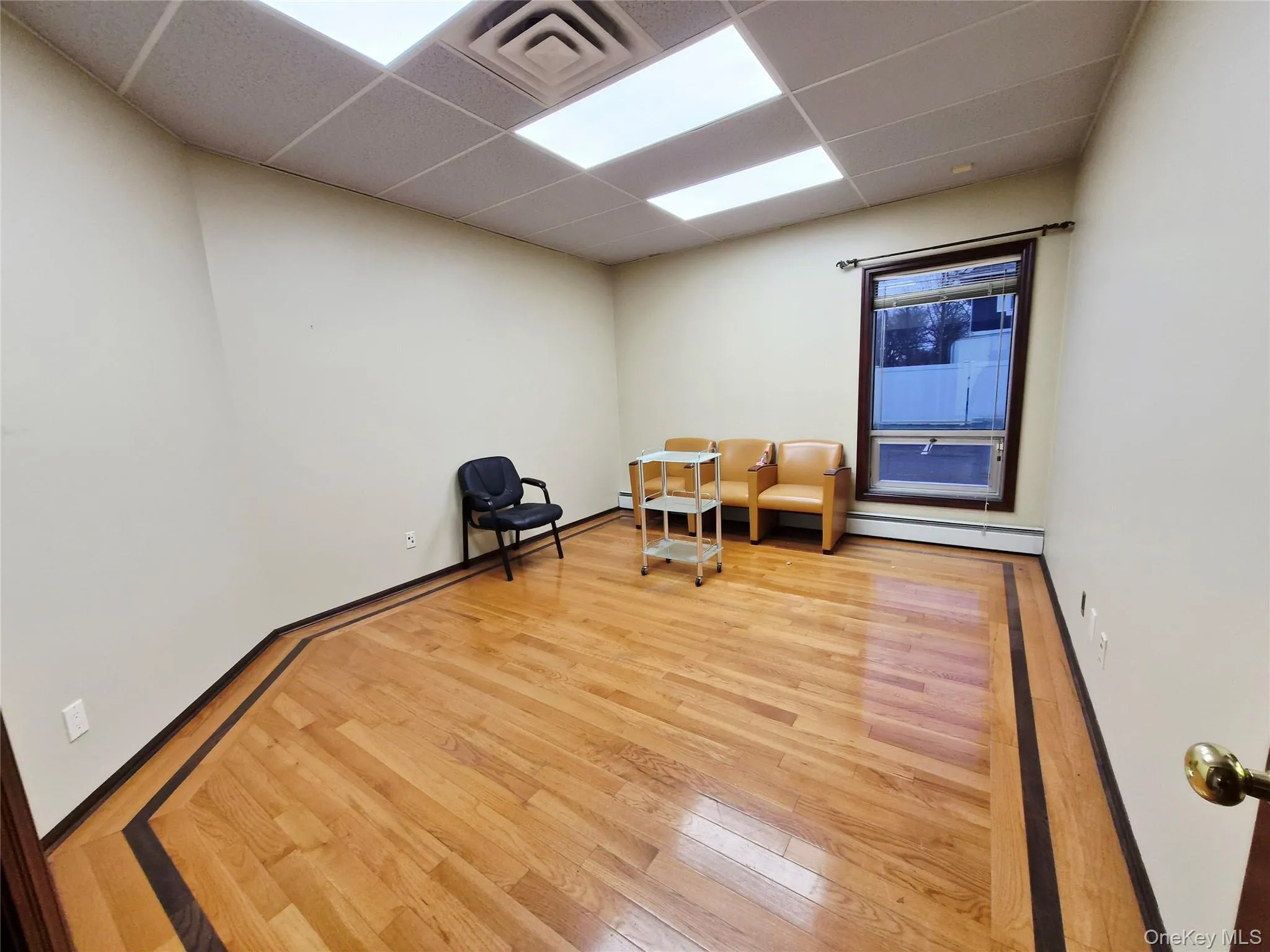 121 Oak Street, Babylon, NY, ,Commercial Lease,For Rent,Oak,0,958514 121 Oak Street, Babylon, NY, ,Commercial Lease,For Rent,Oak,0,958514