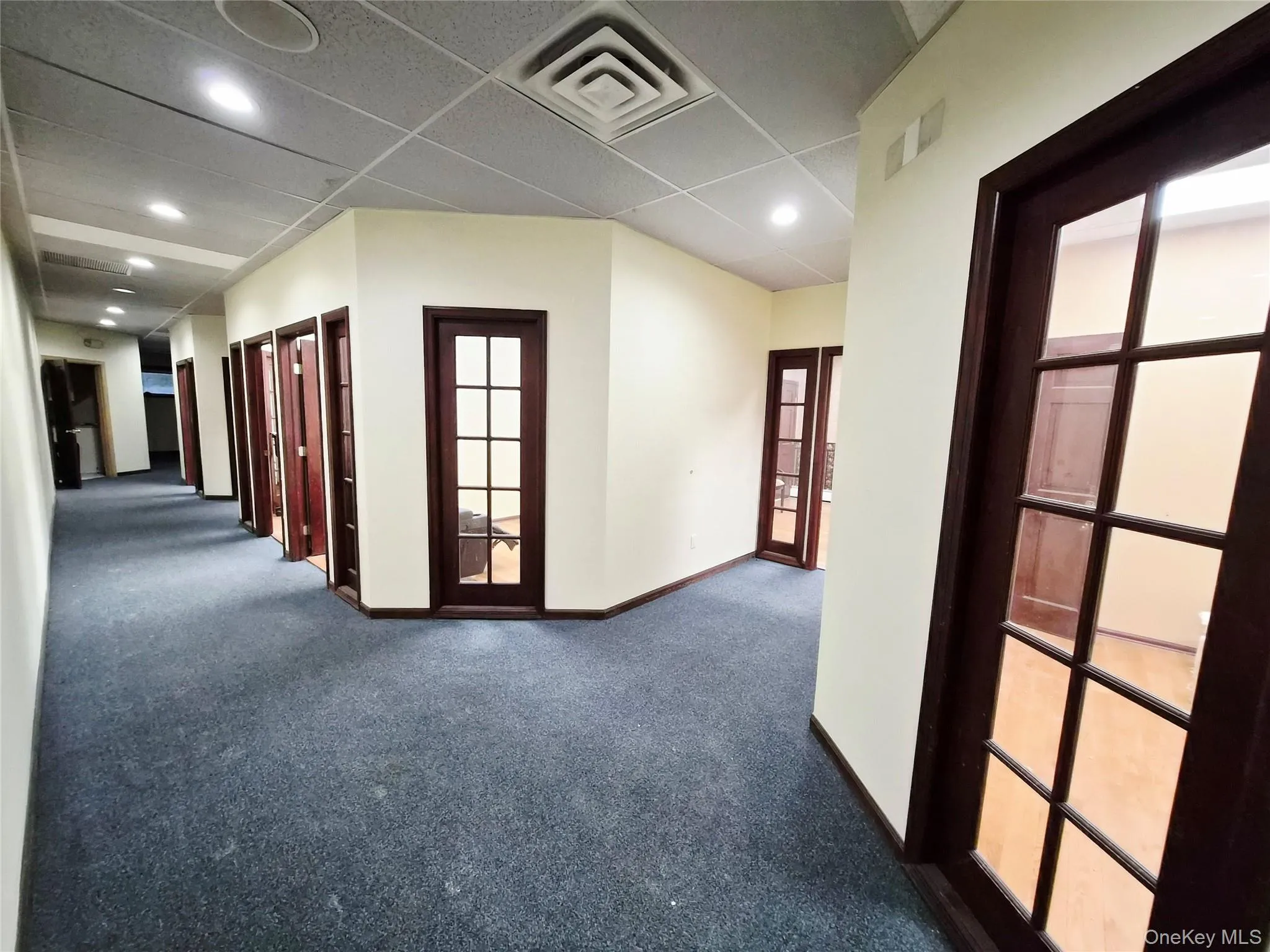 121 Oak Street, Babylon, NY, ,Commercial Lease,For Rent,Oak,0,958514 121 Oak Street, Babylon, NY, ,Commercial Lease,For Rent,Oak,0,958514