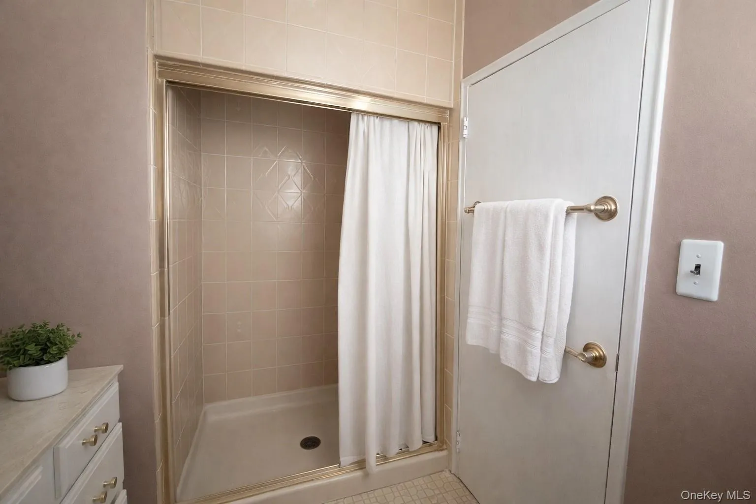 15 Palm Street, Brookhaven, NY, 4 Bedrooms Bedrooms, 9 Rooms Rooms,2 BathroomsBathrooms,Residential,For Rent,Palm,0,958517 15 Palm Street, Brookhaven, NY, 4 Bedrooms Bedrooms, 9 Rooms Rooms,2 BathroomsBathrooms,Residential,For Rent,Palm,0,958517