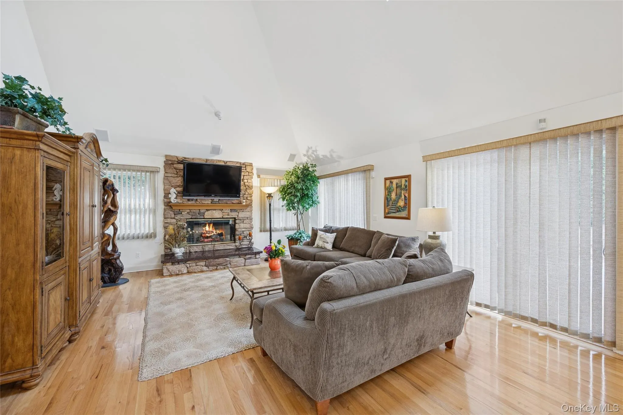 126 Malloy Drive, Southampton, NY, 5 Bedrooms Bedrooms, 12 Rooms Rooms,4 BathroomsBathrooms,Residential Lease,For Rent,Malloy,0,958518 126 Malloy Drive, Southampton, NY, 5 Bedrooms Bedrooms, 12 Rooms Rooms,4 BathroomsBathrooms,Residential Lease,For Rent,Malloy,0,958518