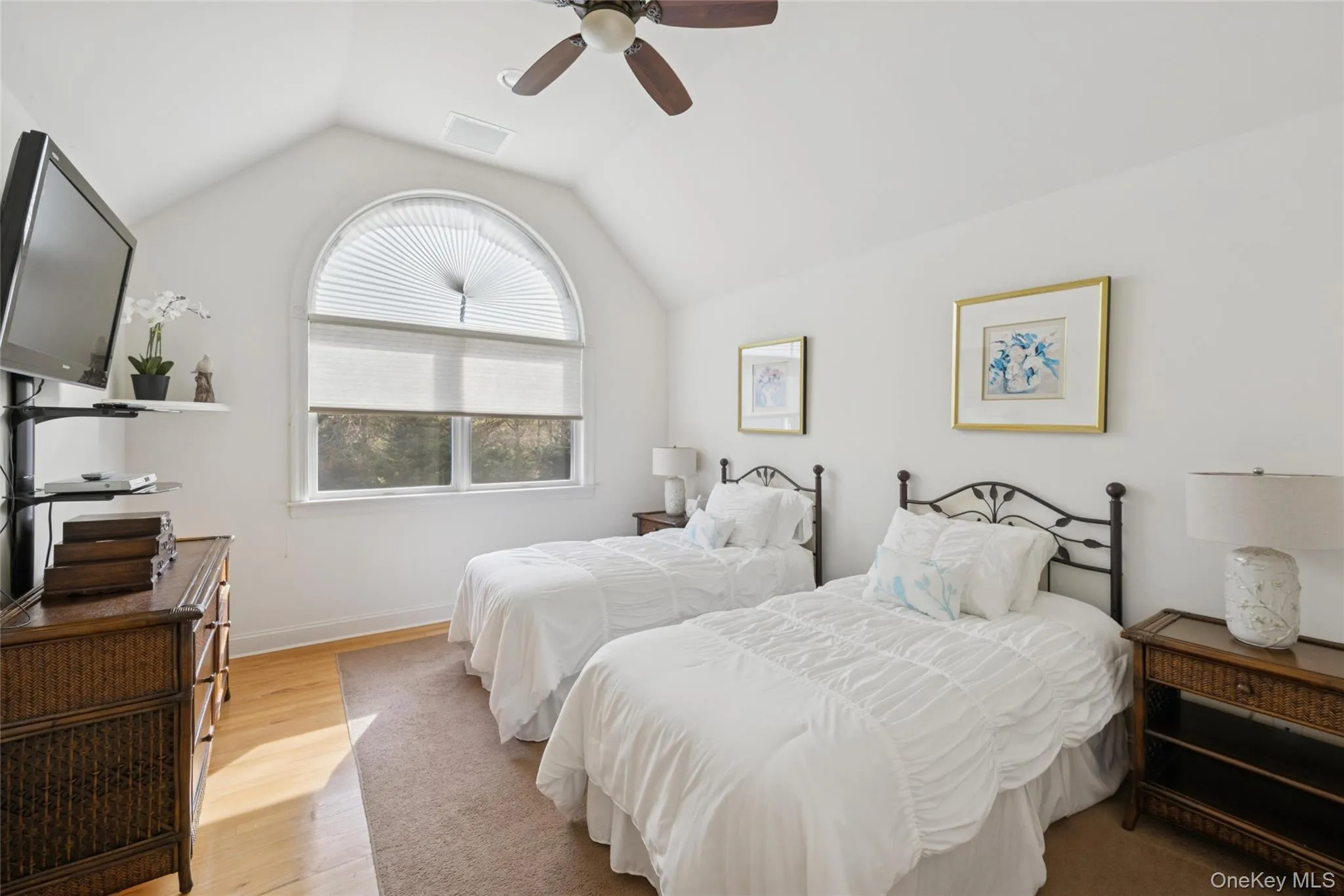 126 Malloy Drive, Southampton, NY, 5 Bedrooms Bedrooms, 12 Rooms Rooms,4 BathroomsBathrooms,Residential Lease,For Rent,Malloy,0,958518 126 Malloy Drive, Southampton, NY, 5 Bedrooms Bedrooms, 12 Rooms Rooms,4 BathroomsBathrooms,Residential Lease,For Rent,Malloy,0,958518