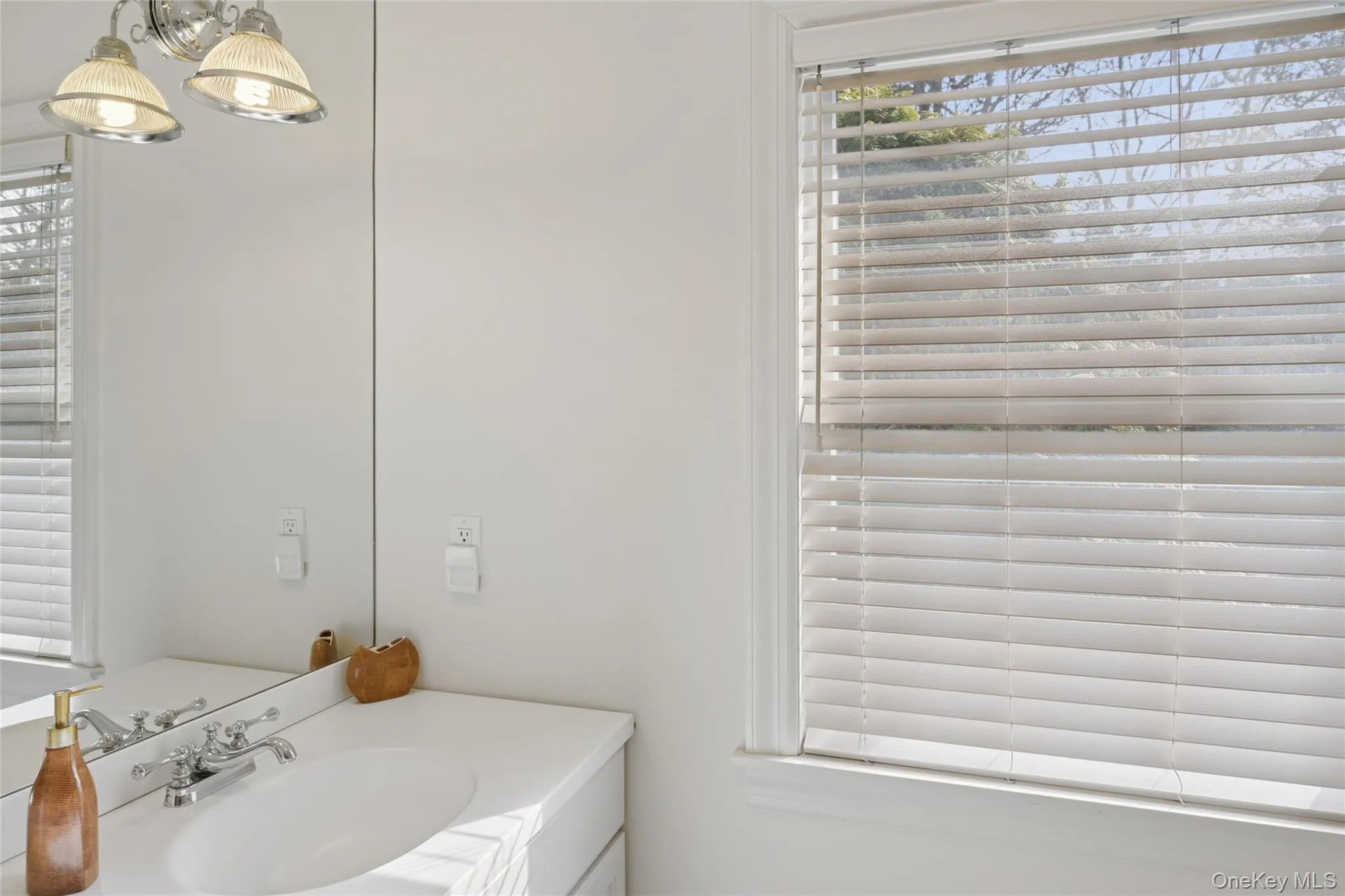 126 Malloy Drive, Southampton, NY, 5 Bedrooms Bedrooms, 12 Rooms Rooms,4 BathroomsBathrooms,Residential Lease,For Rent,Malloy,0,958518 126 Malloy Drive, Southampton, NY, 5 Bedrooms Bedrooms, 12 Rooms Rooms,4 BathroomsBathrooms,Residential Lease,For Rent,Malloy,0,958518