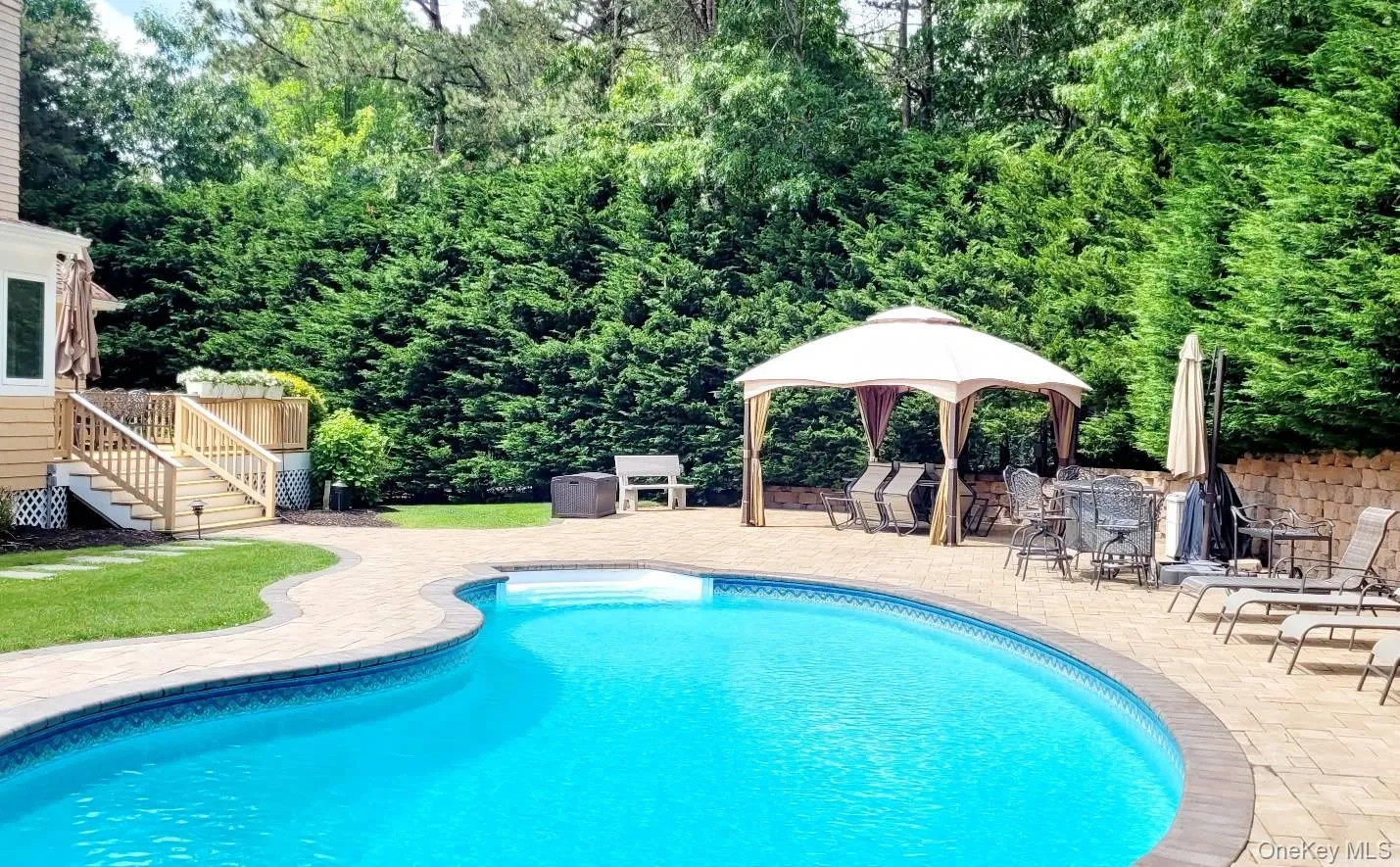 126 Malloy Drive, Southampton, NY, 5 Bedrooms Bedrooms, 12 Rooms Rooms,4 BathroomsBathrooms,Residential Lease,For Rent,Malloy,0,958518 126 Malloy Drive, Southampton, NY, 5 Bedrooms Bedrooms, 12 Rooms Rooms,4 BathroomsBathrooms,Residential Lease,For Rent,Malloy,0,958518