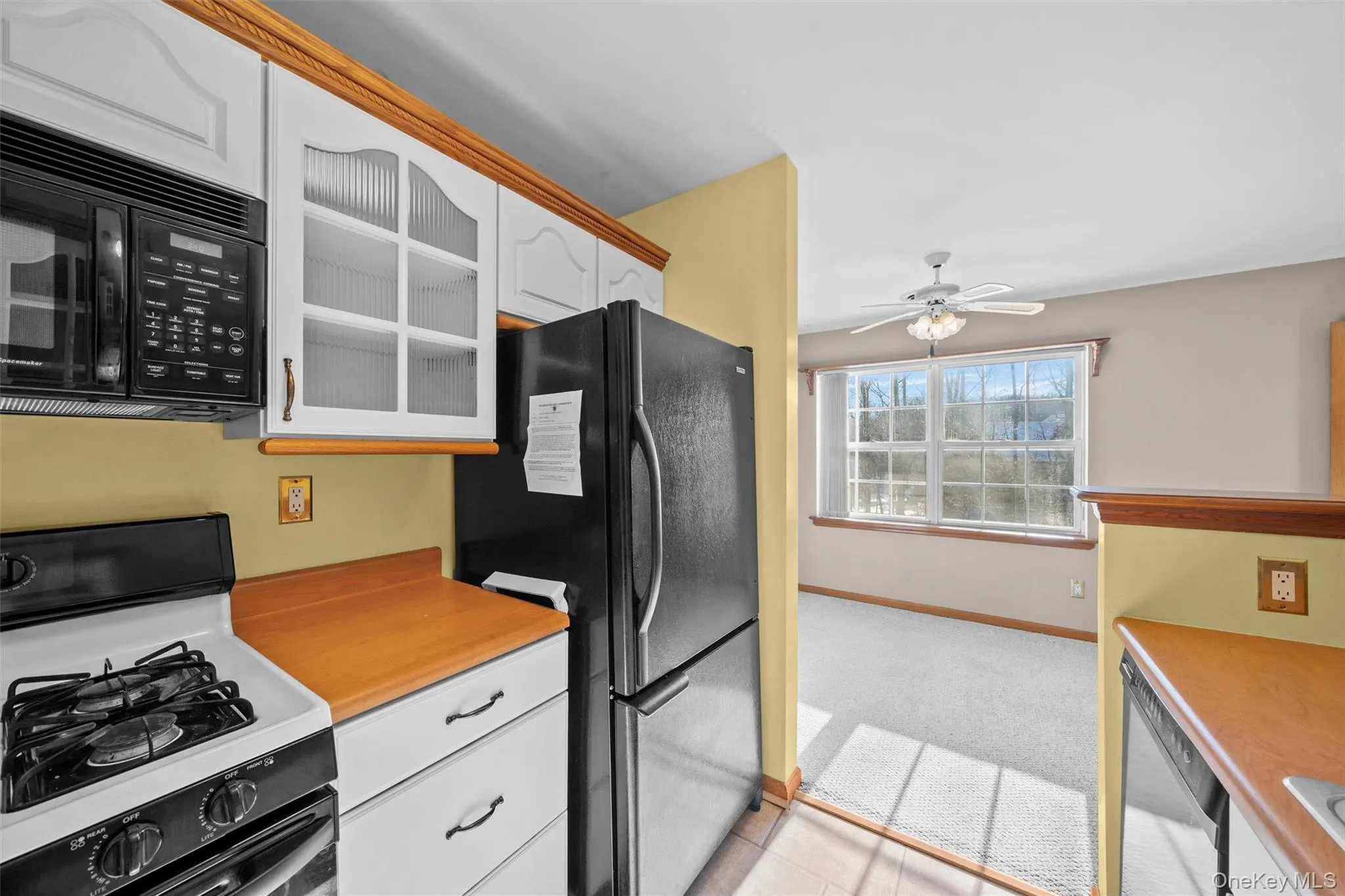 The kitchen has 15 cabinets. Plenty of space for all your kitchen needs. The kitchen has 15 cabinets. Plenty of space for all your kitchen needs.
