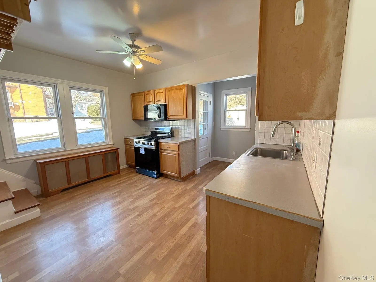 7 Flower Street, New Rochelle, NY, 3 Bedrooms Bedrooms, 7 Rooms Rooms,1 BathroomBathrooms,Residential Lease,For Rent,Flower,0,958536 7 Flower Street, New Rochelle, NY, 3 Bedrooms Bedrooms, 7 Rooms Rooms,1 BathroomBathrooms,Residential Lease,For Rent,Flower,0,958536