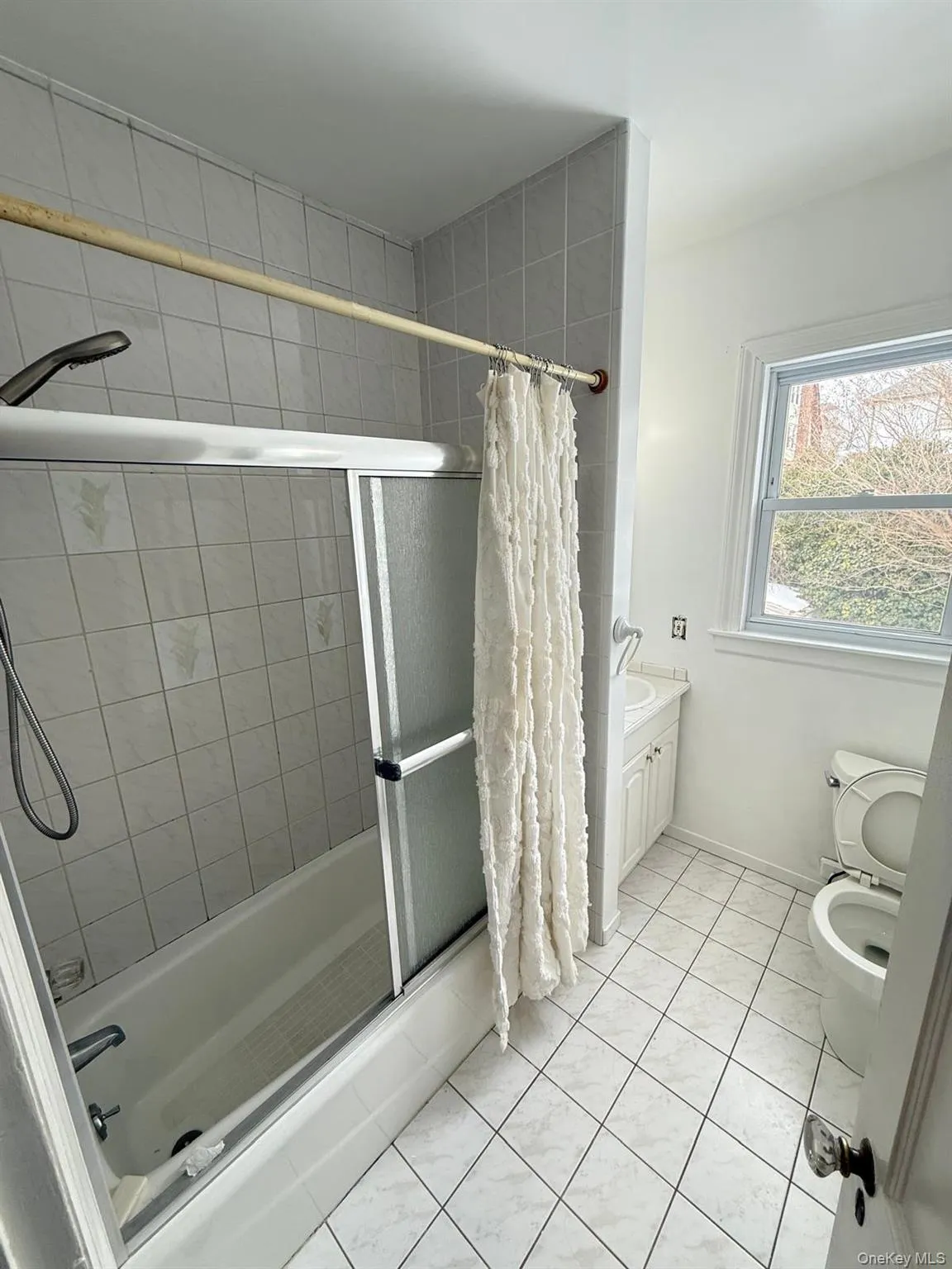 7 Flower Street, New Rochelle, NY, 3 Bedrooms Bedrooms, 7 Rooms Rooms,1 BathroomBathrooms,Residential Lease,For Rent,Flower,0,958536 7 Flower Street, New Rochelle, NY, 3 Bedrooms Bedrooms, 7 Rooms Rooms,1 BathroomBathrooms,Residential Lease,For Rent,Flower,0,958536