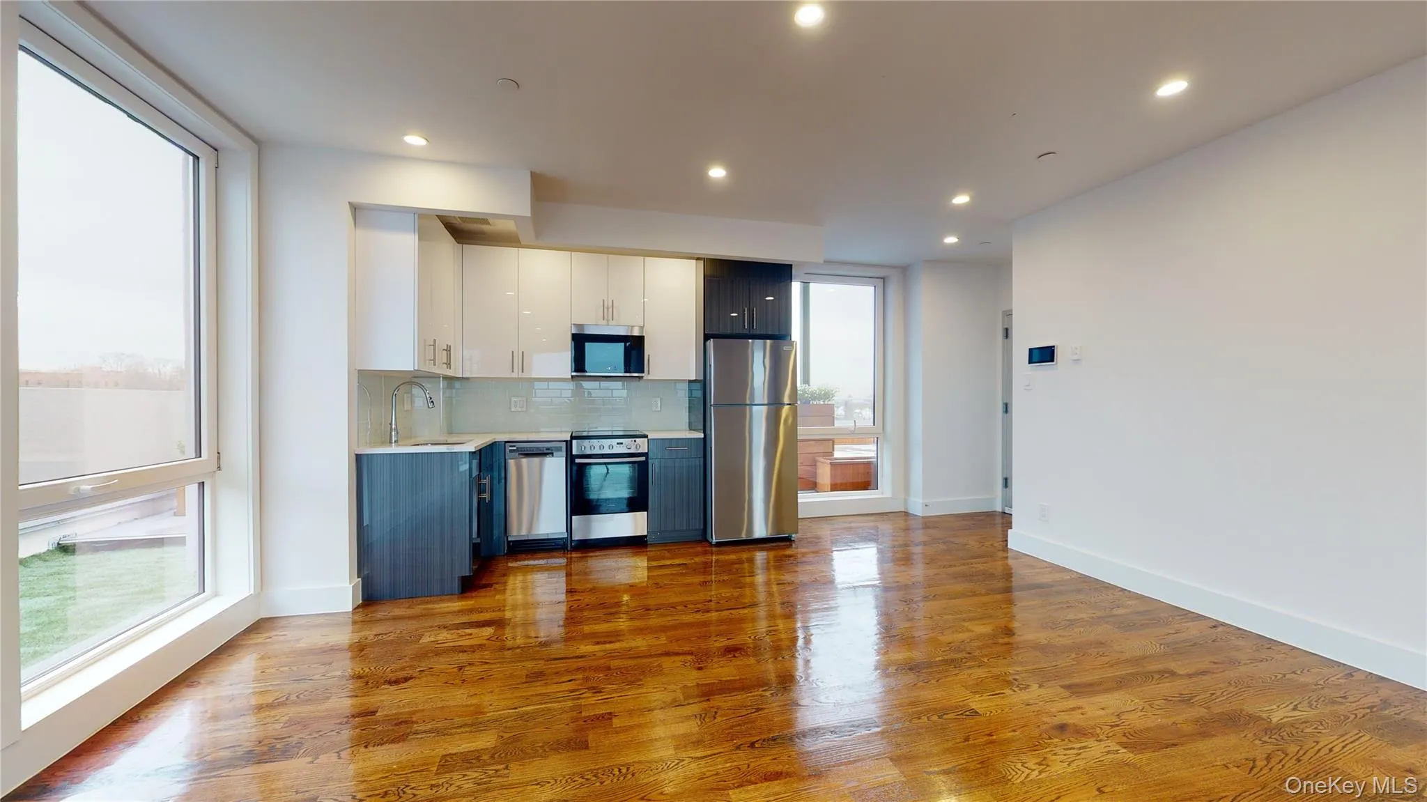 138-28 Queens Boulevard, New York, NY, 2 Bedrooms Bedrooms, 4 Rooms Rooms,1 BathroomBathrooms,Residential Lease,For Rent,Queens,0,958547 138-28 Queens Boulevard, New York, NY, 2 Bedrooms Bedrooms, 4 Rooms Rooms,1 BathroomBathrooms,Residential Lease,For Rent,Queens,0,958547