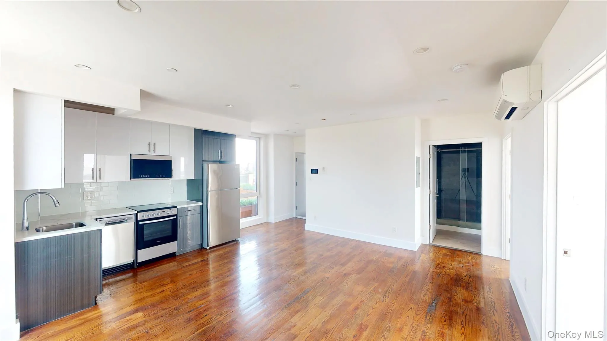 138-28 Queens Boulevard, New York, NY, 2 Bedrooms Bedrooms, 4 Rooms Rooms,1 BathroomBathrooms,Residential Lease,For Rent,Queens,0,958547 138-28 Queens Boulevard, New York, NY, 2 Bedrooms Bedrooms, 4 Rooms Rooms,1 BathroomBathrooms,Residential Lease,For Rent,Queens,0,958547