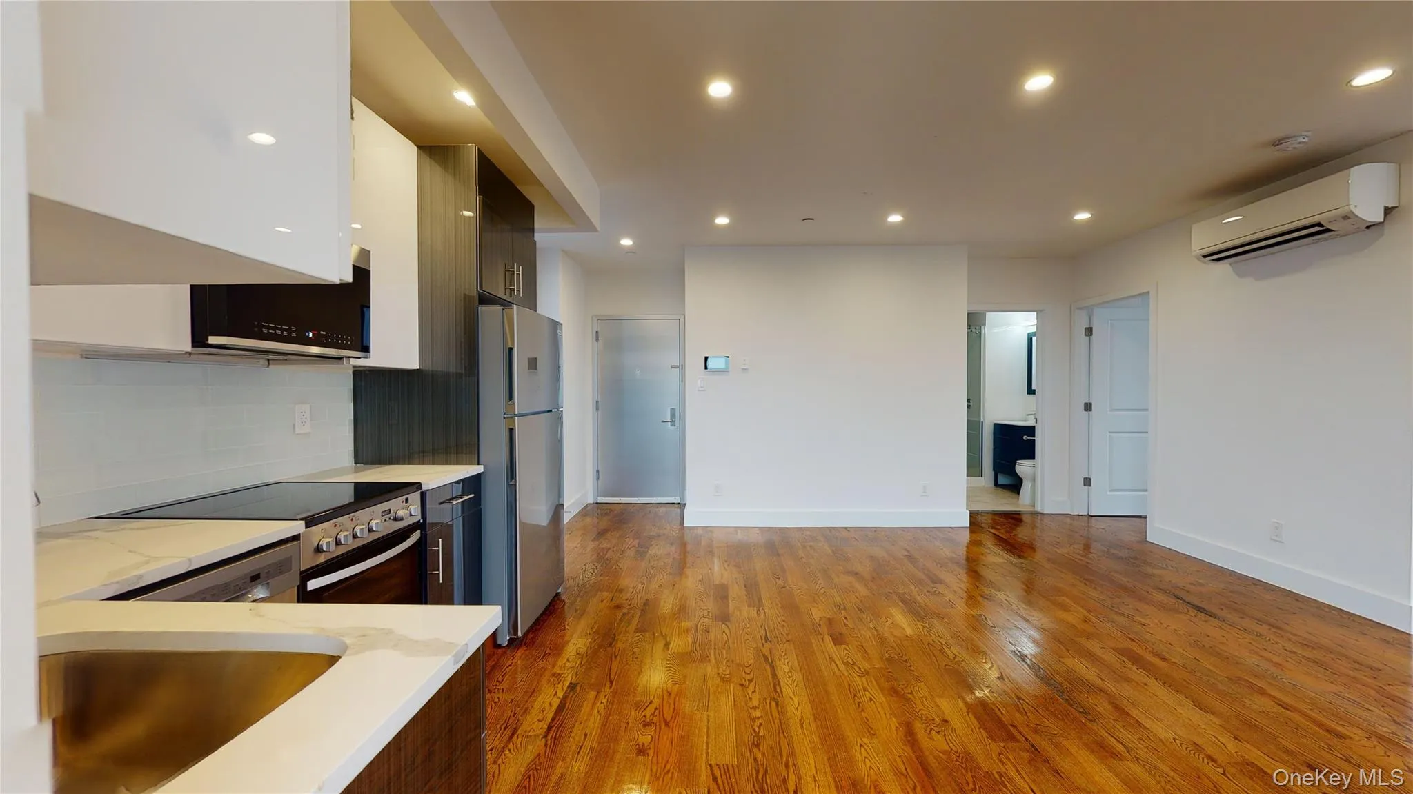 138-28 Queens Boulevard, New York, NY, 2 Bedrooms Bedrooms, 4 Rooms Rooms,1 BathroomBathrooms,Residential Lease,For Rent,Queens,0,958547 138-28 Queens Boulevard, New York, NY, 2 Bedrooms Bedrooms, 4 Rooms Rooms,1 BathroomBathrooms,Residential Lease,For Rent,Queens,0,958547