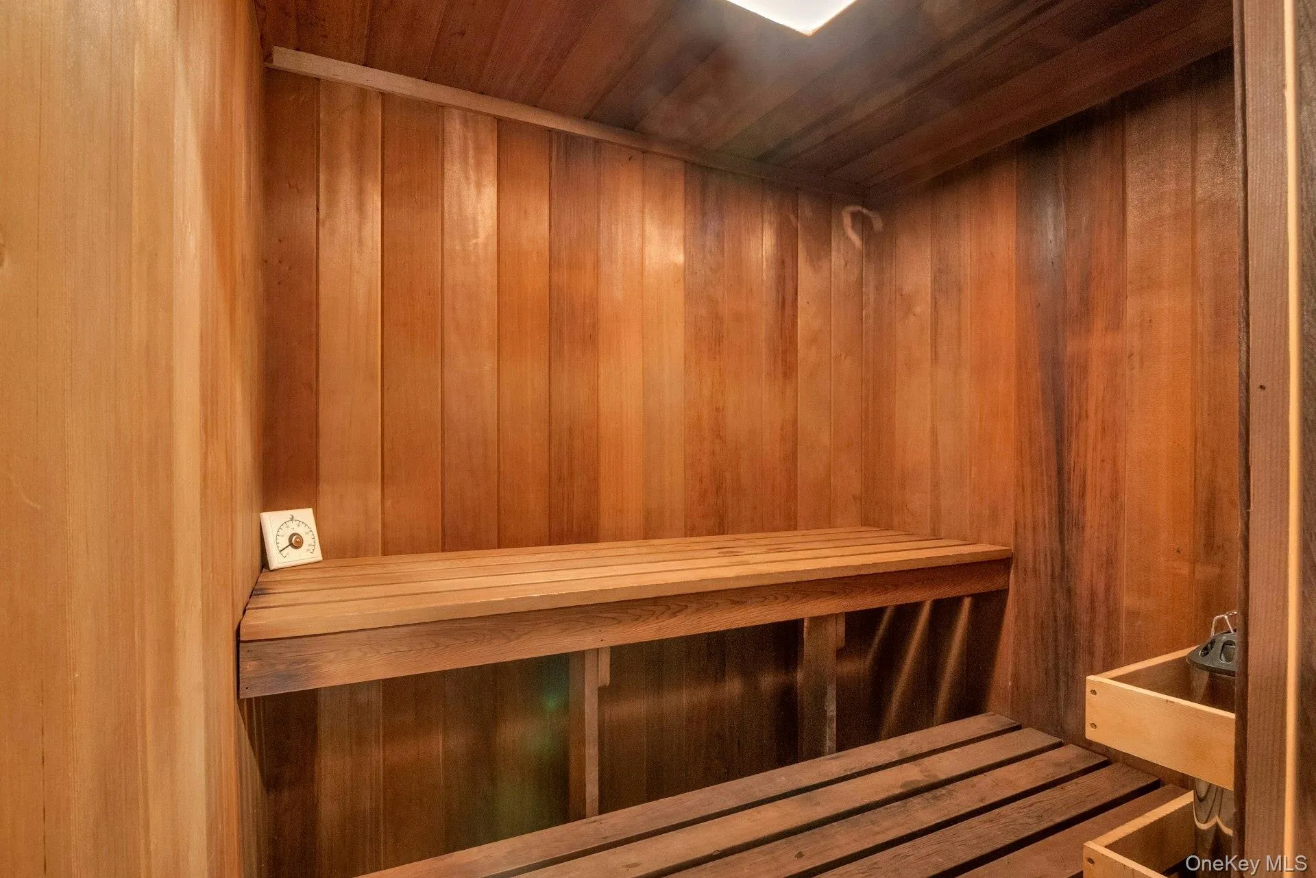 Sauna available Sauna available