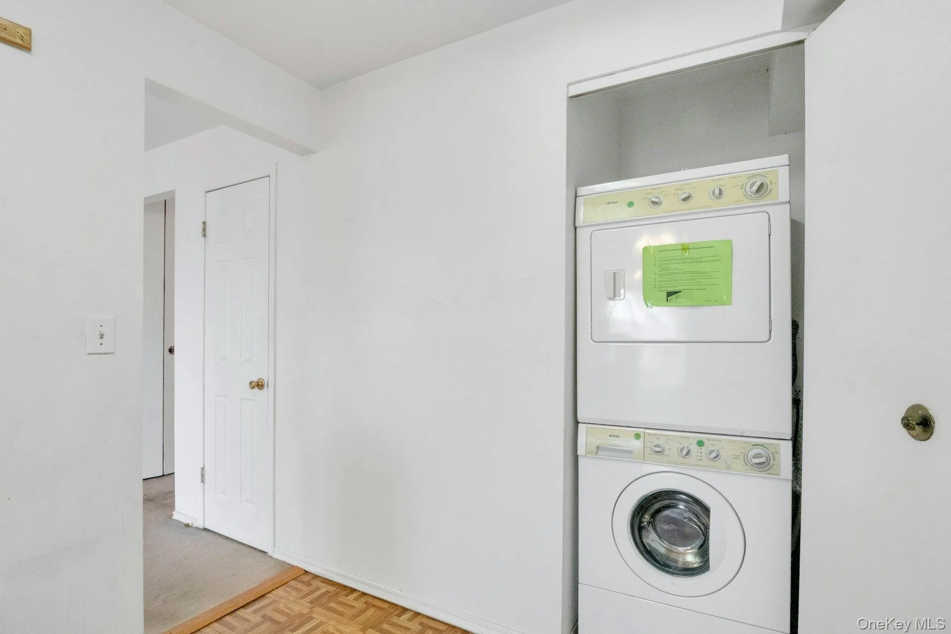Laundry area Laundry area