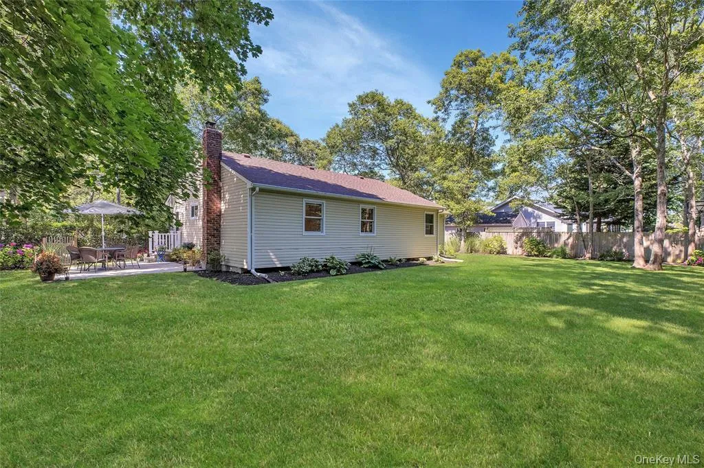 38 Woodridge Road, Southampton, NY, 3 Bedrooms Bedrooms, 8 Rooms Rooms,1 BathroomBathrooms,Residential Lease,For Rent,Woodridge,0,958596 38 Woodridge Road, Southampton, NY, 3 Bedrooms Bedrooms, 8 Rooms Rooms,1 BathroomBathrooms,Residential Lease,For Rent,Woodridge,0,958596