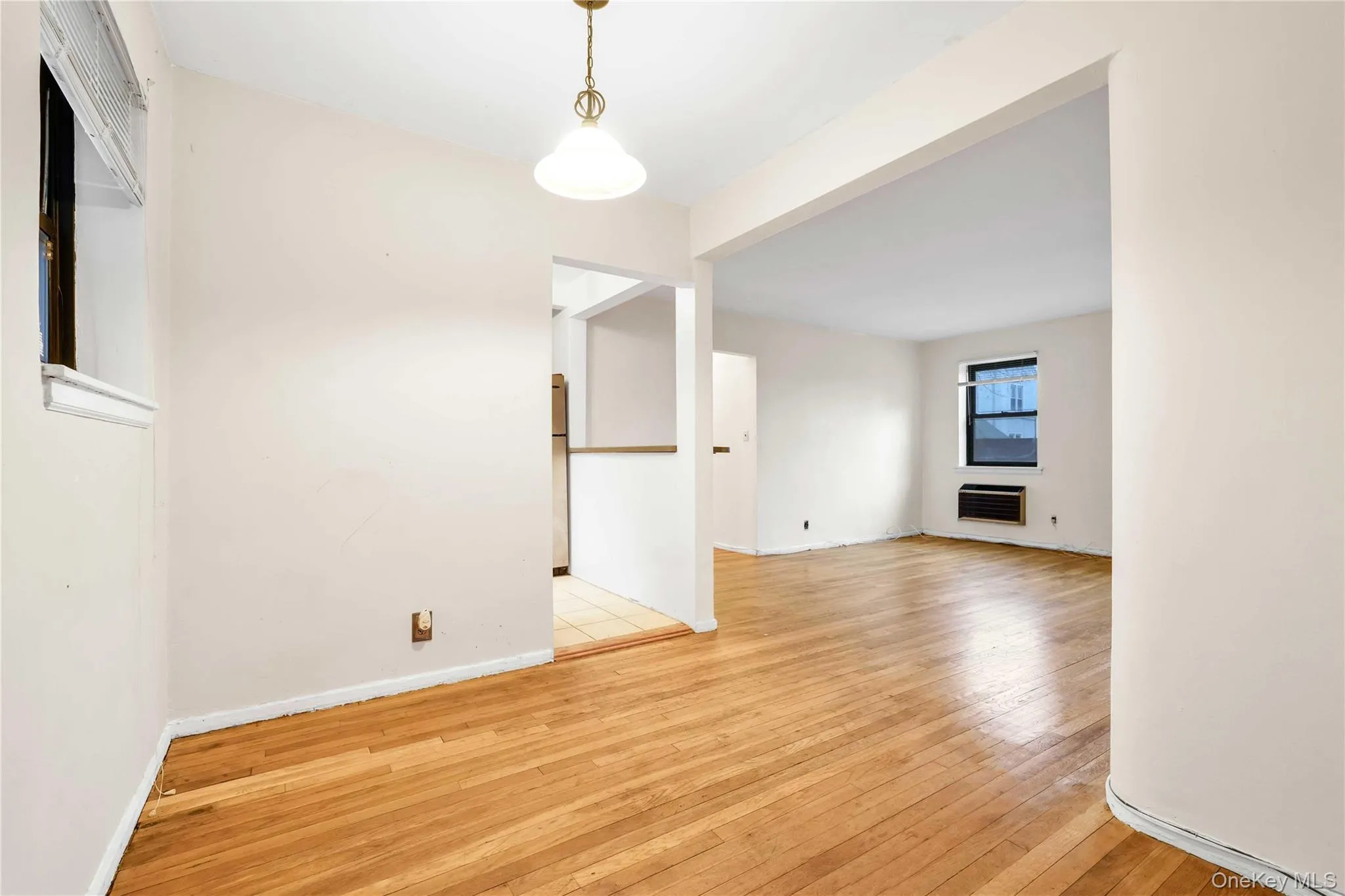 46-31 215th Place, New York, NY, 2 Bedrooms Bedrooms, 4 Rooms Rooms,1 BathroomBathrooms,Residential,For Rent,215th,0,958623 46-31 215th Place, New York, NY, 2 Bedrooms Bedrooms, 4 Rooms Rooms,1 BathroomBathrooms,Residential,For Rent,215th,0,958623