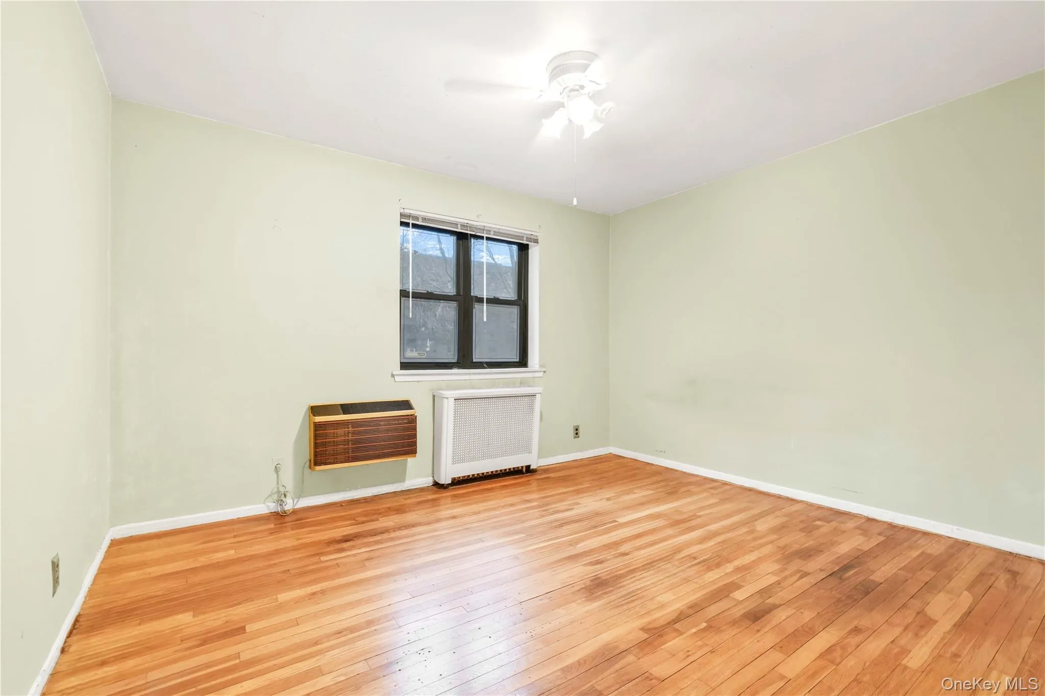 46-31 215th Place, New York, NY, 2 Bedrooms Bedrooms, 4 Rooms Rooms,1 BathroomBathrooms,Residential,For Rent,215th,0,958623 46-31 215th Place, New York, NY, 2 Bedrooms Bedrooms, 4 Rooms Rooms,1 BathroomBathrooms,Residential,For Rent,215th,0,958623