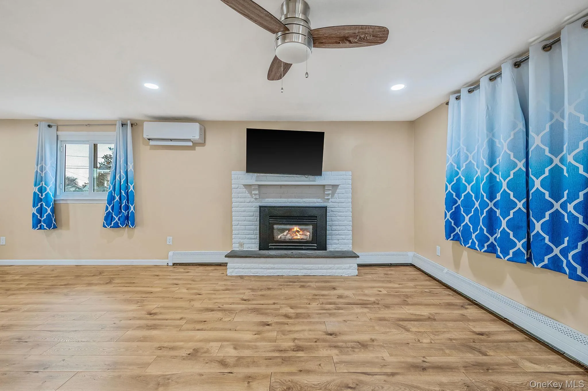 FireplaceLarge bay window FireplaceLarge bay window