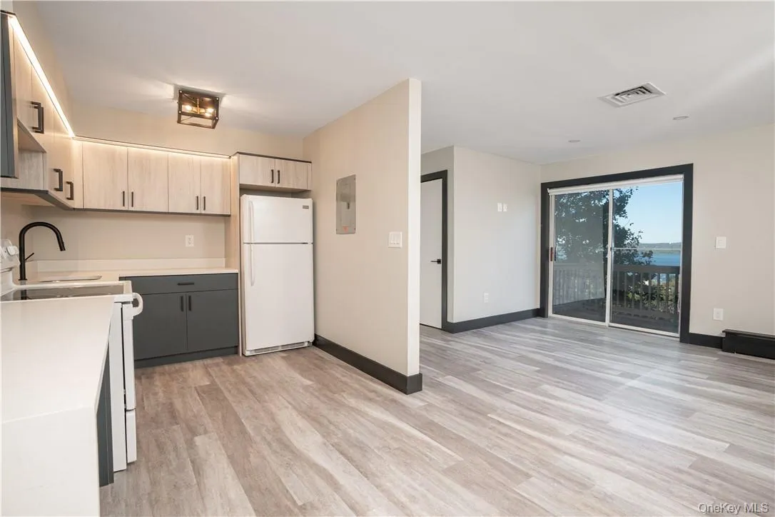 8-12 Boulevard, Orangetown, NY, 2 Bedrooms Bedrooms, 5 Rooms Rooms,1 BathroomBathrooms,Residential Lease,For Rent,Boulevard,0,958778 8-12 Boulevard, Orangetown, NY, 2 Bedrooms Bedrooms, 5 Rooms Rooms,1 BathroomBathrooms,Residential Lease,For Rent,Boulevard,0,958778