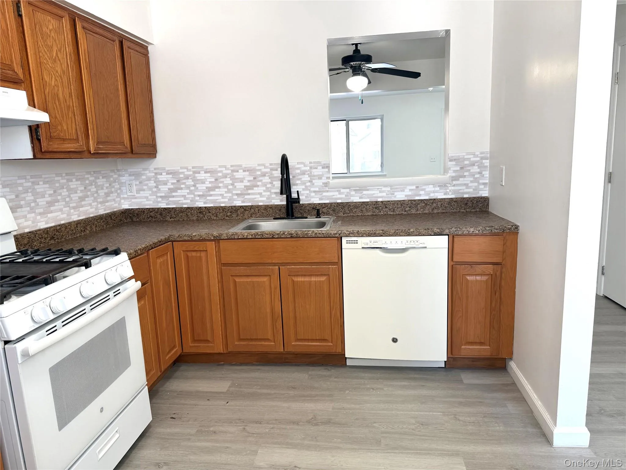 205 Everett Place, Montgomery, NY, 3 Bedrooms Bedrooms, 8 Rooms Rooms,1 BathroomBathrooms,Residential Lease,For Rent,Everett,0,958783 205 Everett Place, Montgomery, NY, 3 Bedrooms Bedrooms, 8 Rooms Rooms,1 BathroomBathrooms,Residential Lease,For Rent,Everett,0,958783