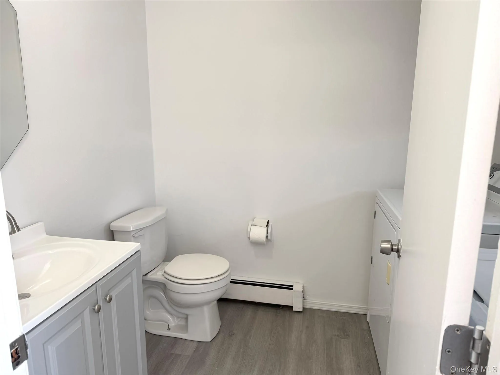 205 Everett Place, Montgomery, NY, 3 Bedrooms Bedrooms, 8 Rooms Rooms,1 BathroomBathrooms,Residential Lease,For Rent,Everett,0,958783 205 Everett Place, Montgomery, NY, 3 Bedrooms Bedrooms, 8 Rooms Rooms,1 BathroomBathrooms,Residential Lease,For Rent,Everett,0,958783