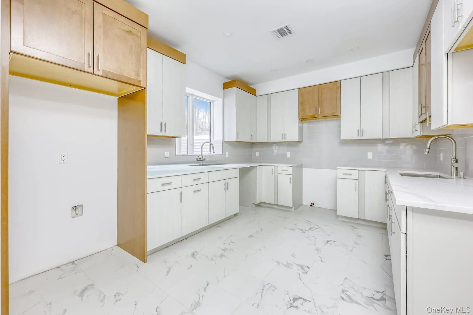 619 Union Road, Ramapo, NY, 9 Bedrooms Bedrooms, 15 Rooms Rooms,6 BathroomsBathrooms,Residential,For Rent,Union,0,958801 619 Union Road, Ramapo, NY, 9 Bedrooms Bedrooms, 15 Rooms Rooms,6 BathroomsBathrooms,Residential,For Rent,Union,0,958801