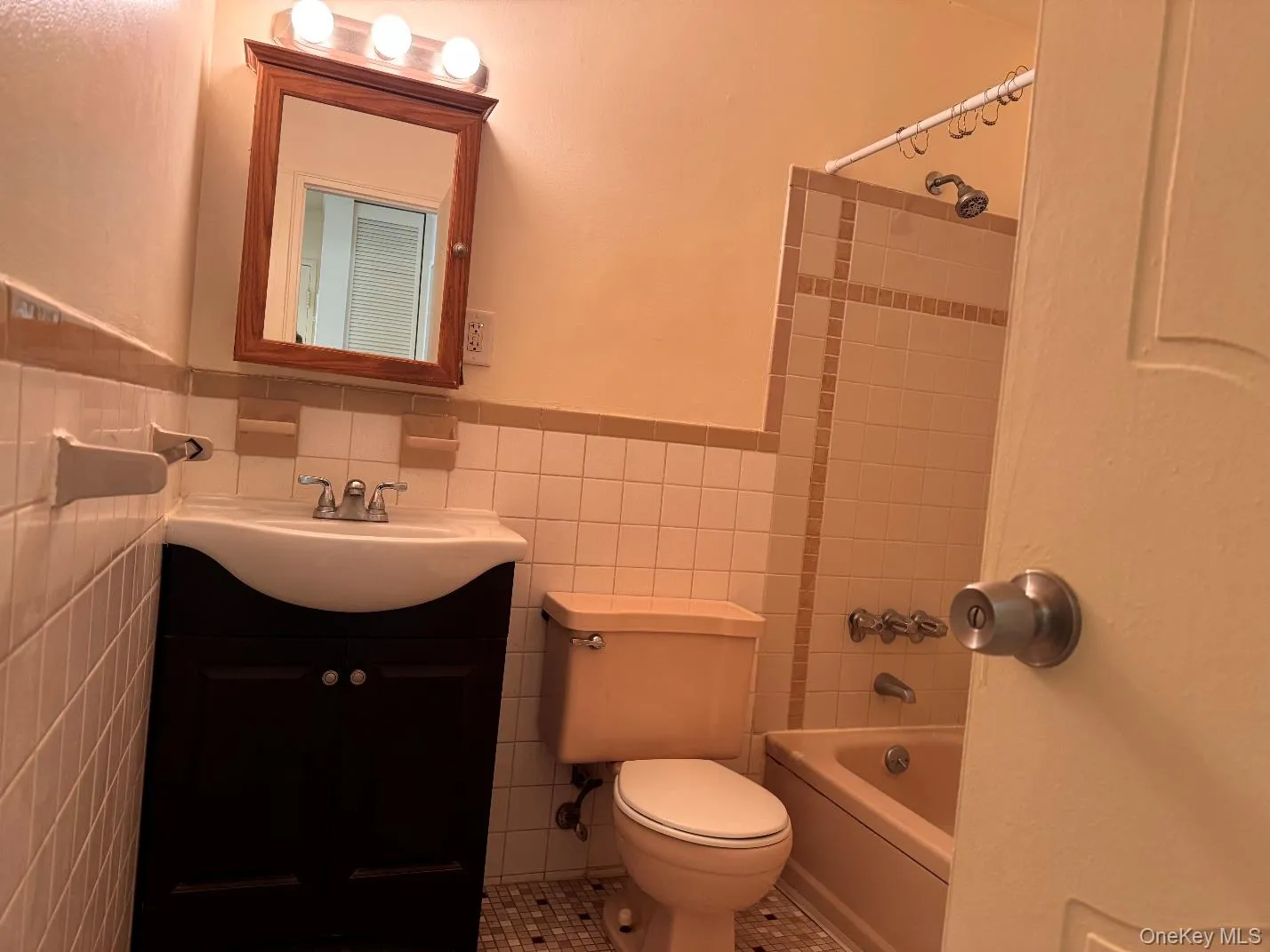 797 Brookridge Dr., Clarkstown, NY, 1 Bedroom Bedrooms, 4 Rooms Rooms,1 BathroomBathrooms,Residential Lease,For Rent,Brookridge Dr.,0,958813 797 Brookridge Dr., Clarkstown, NY, 1 Bedroom Bedrooms, 4 Rooms Rooms,1 BathroomBathrooms,Residential Lease,For Rent,Brookridge Dr.,0,958813