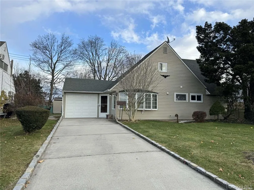 33 Clarissa Drive, Oyster Bay, NY, 4 Bedrooms Bedrooms, 9 Rooms Rooms,2 BathroomsBathrooms,Residential Lease,For Rent,Clarissa,0,958845 33 Clarissa Drive, Oyster Bay, NY, 4 Bedrooms Bedrooms, 9 Rooms Rooms,2 BathroomsBathrooms,Residential Lease,For Rent,Clarissa,0,958845