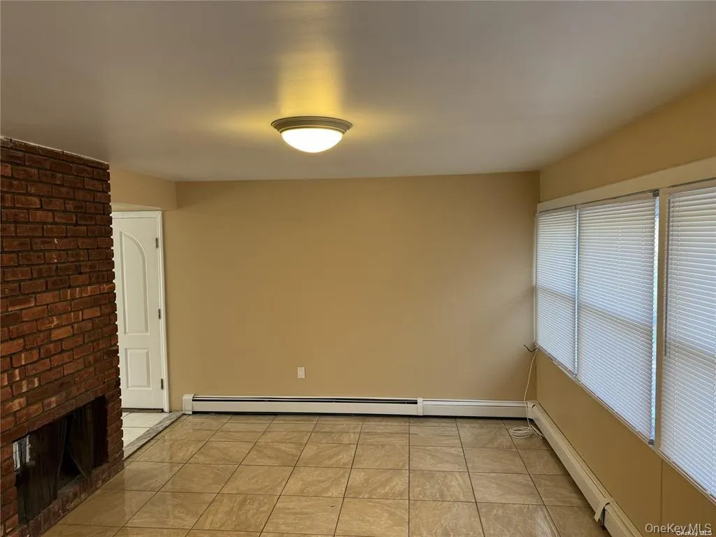 33 Clarissa Drive, Oyster Bay, NY, 4 Bedrooms Bedrooms, 9 Rooms Rooms,2 BathroomsBathrooms,Residential Lease,For Rent,Clarissa,0,958845 33 Clarissa Drive, Oyster Bay, NY, 4 Bedrooms Bedrooms, 9 Rooms Rooms,2 BathroomsBathrooms,Residential Lease,For Rent,Clarissa,0,958845