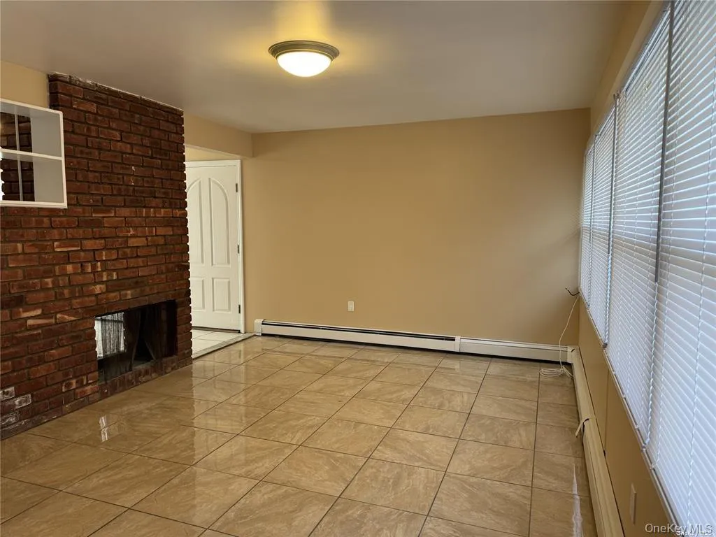 33 Clarissa Drive, Oyster Bay, NY, 4 Bedrooms Bedrooms, 9 Rooms Rooms,2 BathroomsBathrooms,Residential Lease,For Rent,Clarissa,0,958845 33 Clarissa Drive, Oyster Bay, NY, 4 Bedrooms Bedrooms, 9 Rooms Rooms,2 BathroomsBathrooms,Residential Lease,For Rent,Clarissa,0,958845