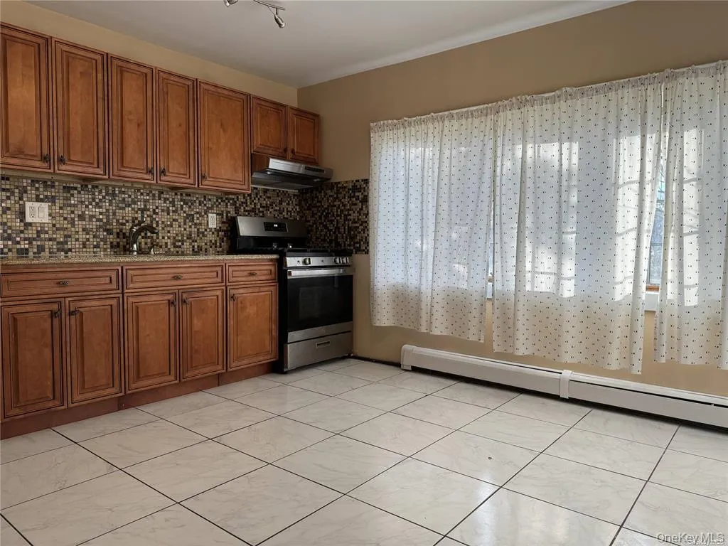 33 Clarissa Drive, Oyster Bay, NY, 4 Bedrooms Bedrooms, 9 Rooms Rooms,2 BathroomsBathrooms,Residential Lease,For Rent,Clarissa,0,958845 33 Clarissa Drive, Oyster Bay, NY, 4 Bedrooms Bedrooms, 9 Rooms Rooms,2 BathroomsBathrooms,Residential Lease,For Rent,Clarissa,0,958845