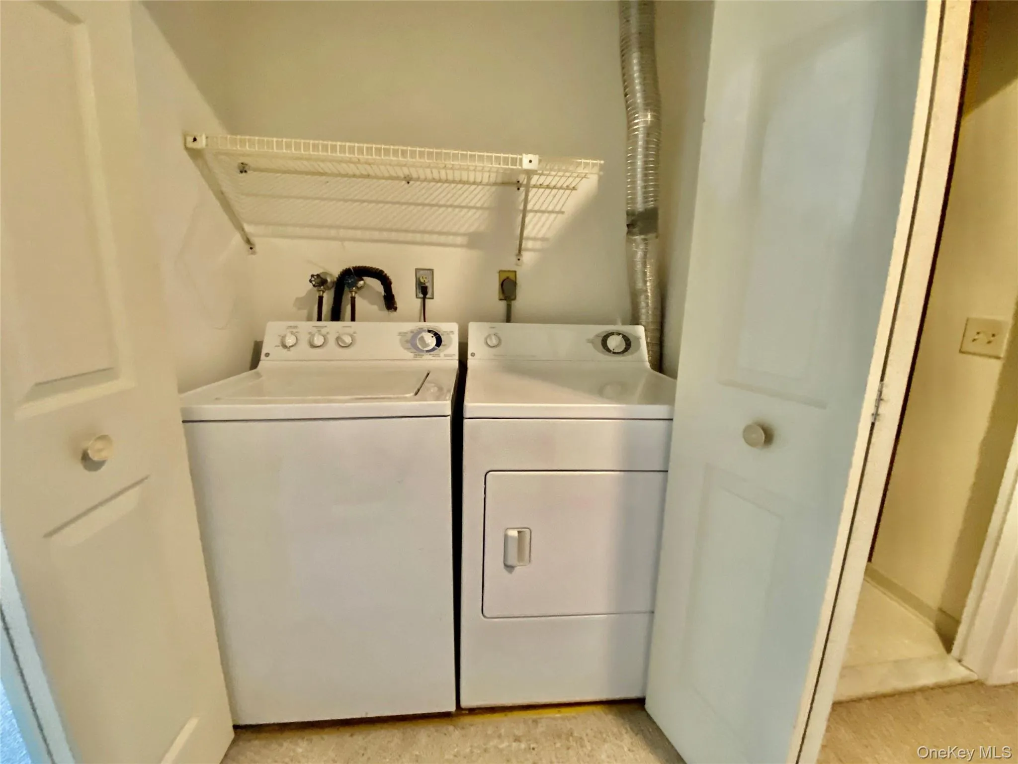 75 Greenway Close, Rye Town, NY, 3 Bedrooms Bedrooms, 7 Rooms Rooms,2 BathroomsBathrooms,Residential Lease,For Rent,Greenway Close,0,958888 75 Greenway Close, Rye Town, NY, 3 Bedrooms Bedrooms, 7 Rooms Rooms,2 BathroomsBathrooms,Residential Lease,For Rent,Greenway Close,0,958888