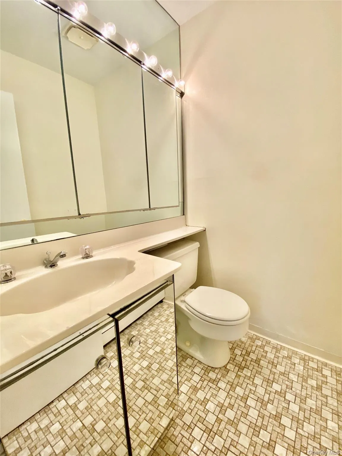 75 Greenway Close, Rye Town, NY, 3 Bedrooms Bedrooms, 7 Rooms Rooms,2 BathroomsBathrooms,Residential Lease,For Rent,Greenway Close,0,958888 75 Greenway Close, Rye Town, NY, 3 Bedrooms Bedrooms, 7 Rooms Rooms,2 BathroomsBathrooms,Residential Lease,For Rent,Greenway Close,0,958888