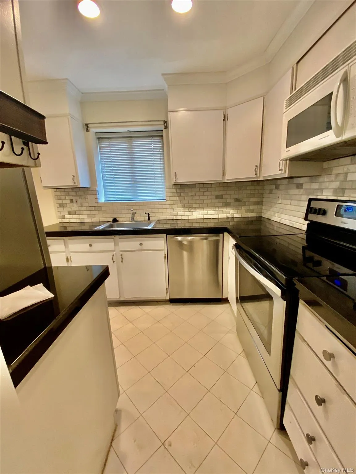 75 Greenway Close, Rye Town, NY, 3 Bedrooms Bedrooms, 7 Rooms Rooms,2 BathroomsBathrooms,Residential Lease,For Rent,Greenway Close,0,958888 75 Greenway Close, Rye Town, NY, 3 Bedrooms Bedrooms, 7 Rooms Rooms,2 BathroomsBathrooms,Residential Lease,For Rent,Greenway Close,0,958888