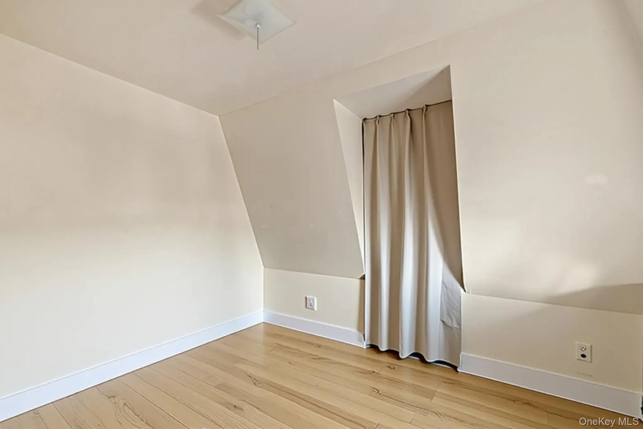 Empty bedroom #1 Empty bedroom #1