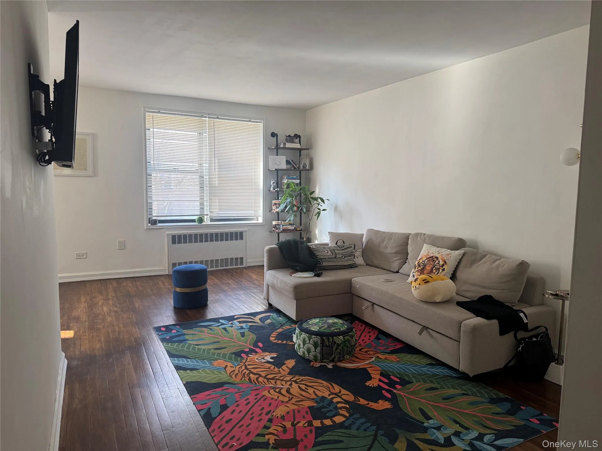 37-27 86th Street, New York, NY, 1 Bedroom Bedrooms, 3 Rooms Rooms,1 BathroomBathrooms,Residential,For Rent,86th,0,958934 37-27 86th Street, New York, NY, 1 Bedroom Bedrooms, 3 Rooms Rooms,1 BathroomBathrooms,Residential,For Rent,86th,0,958934