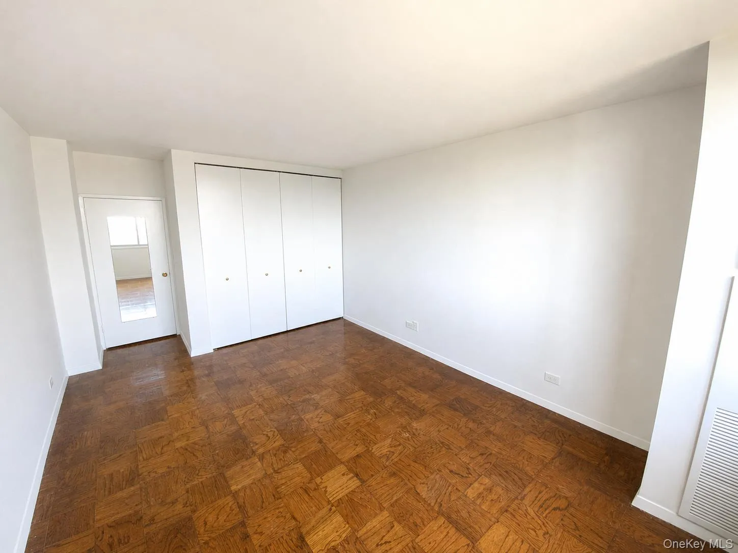 27110 Grand Central Parkway, New York, NY, 1 Bedroom Bedrooms, 4 Rooms Rooms,1 BathroomBathrooms,Residential,For Rent,Grand Central,0,958937 27110 Grand Central Parkway, New York, NY, 1 Bedroom Bedrooms, 4 Rooms Rooms,1 BathroomBathrooms,Residential,For Rent,Grand Central,0,958937
